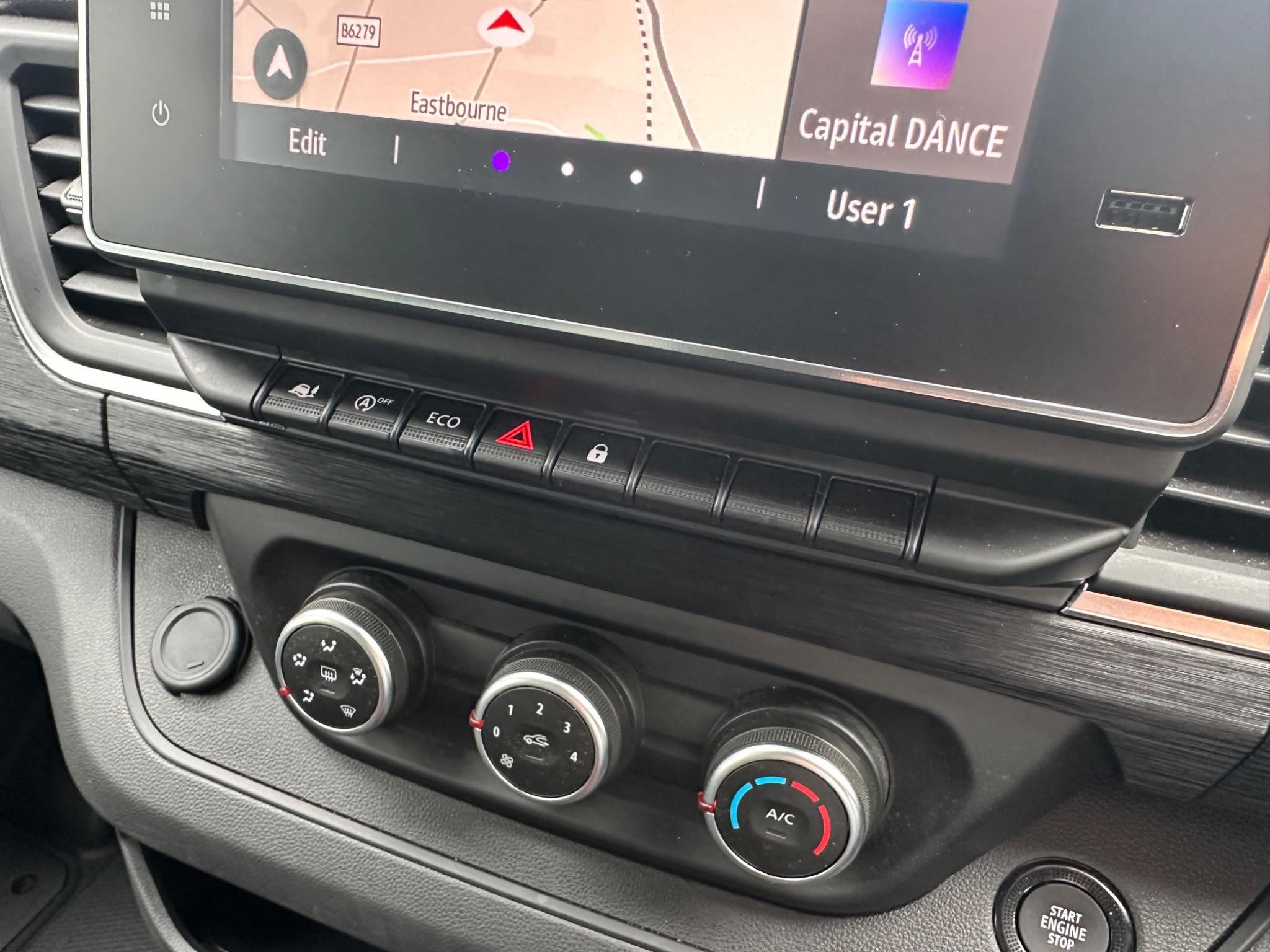 Renault Trafic Image 29