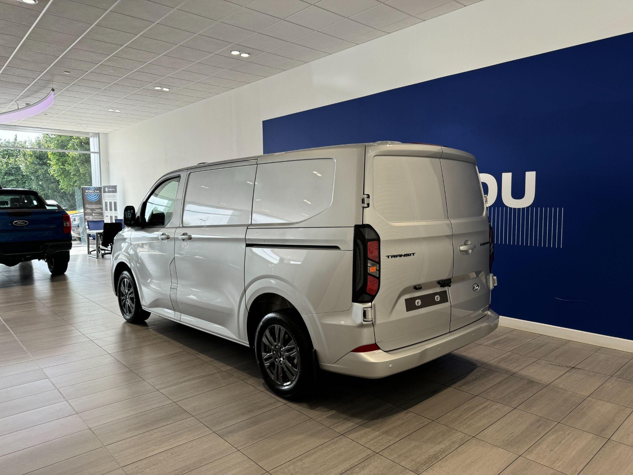 Ford Transit Custom Image 4