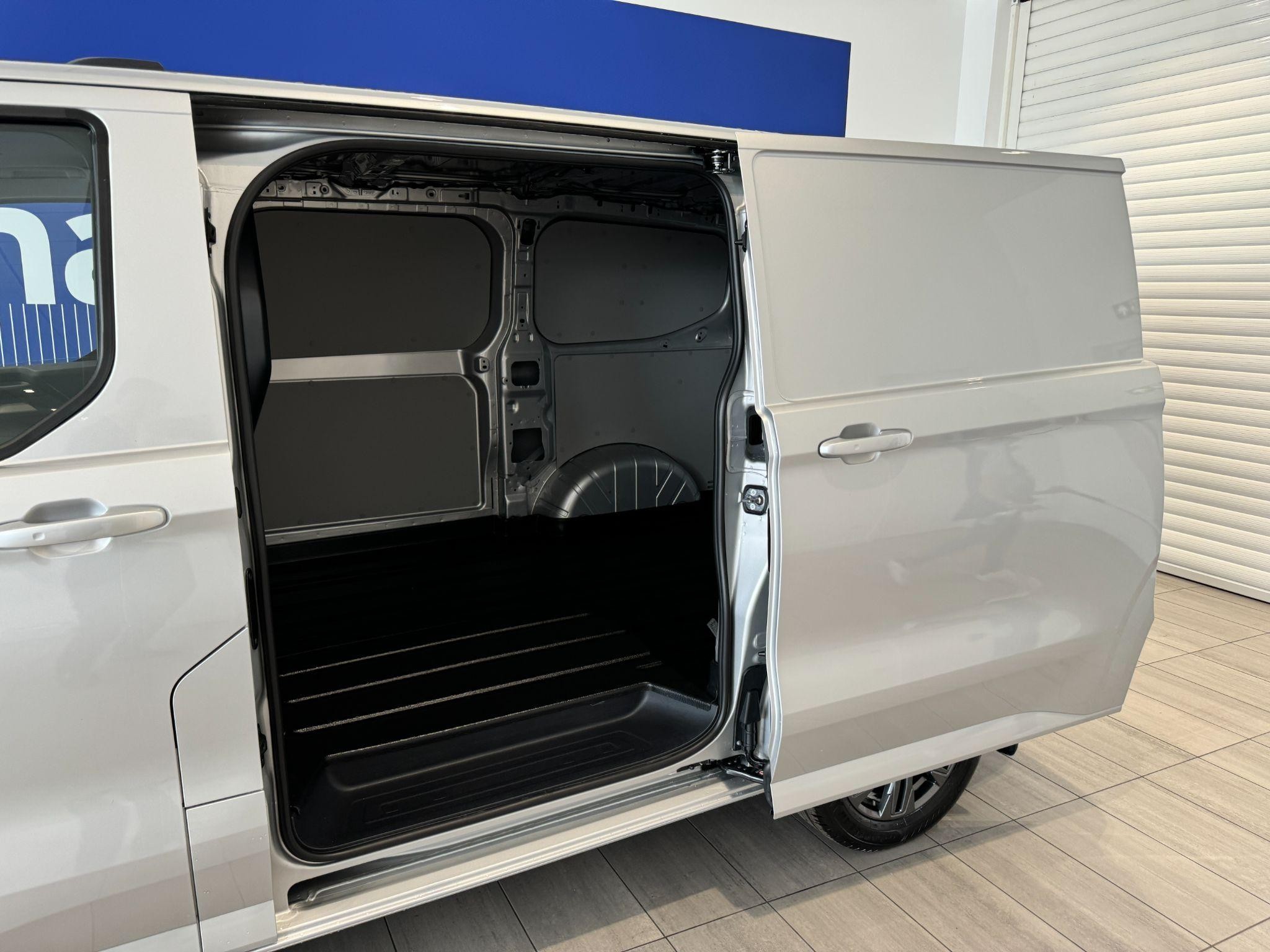 Ford Transit Custom Image 6