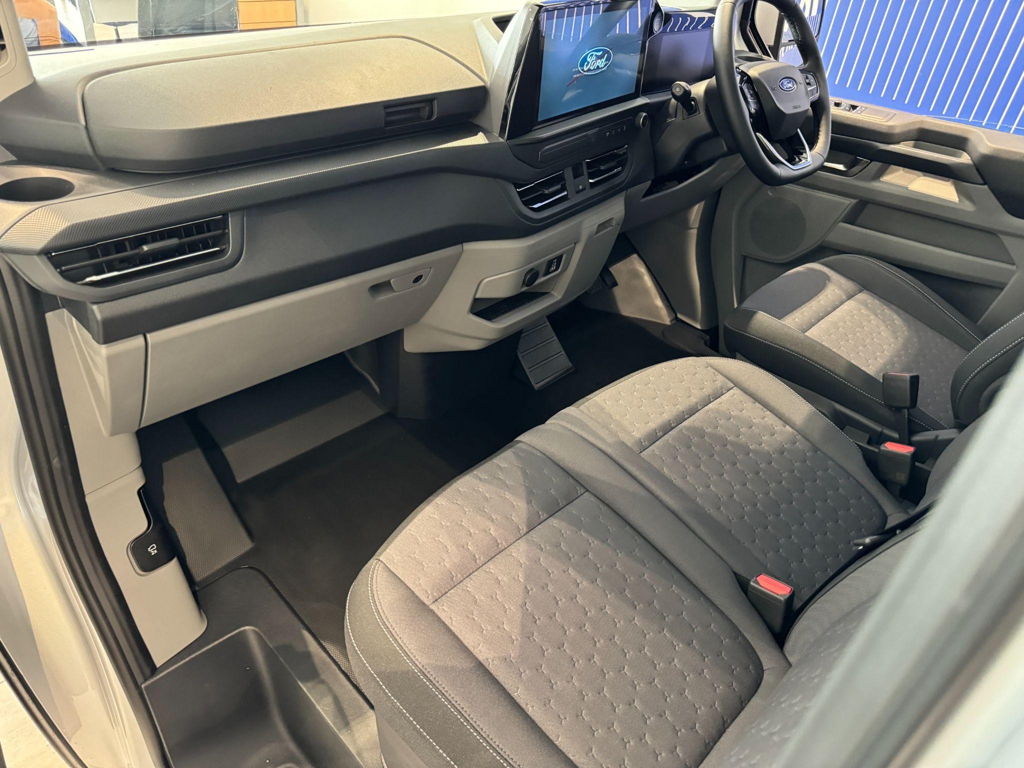 Ford Transit Custom Image 8