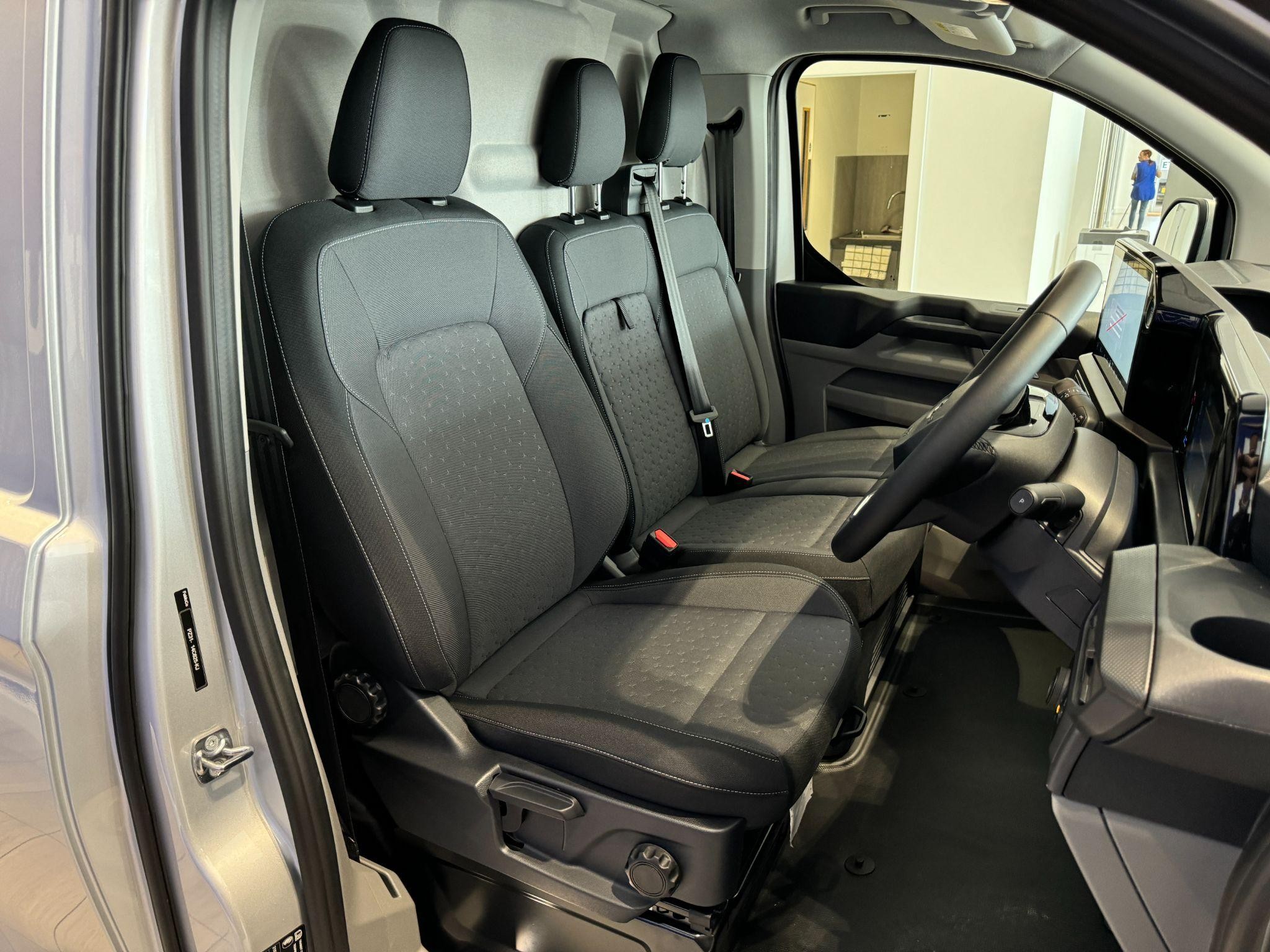 Ford Transit Custom Image 19