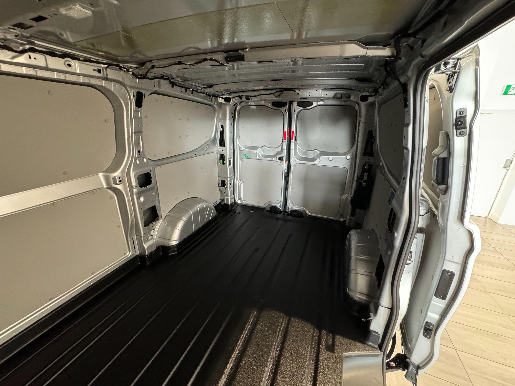 Ford Transit Custom Image 23
