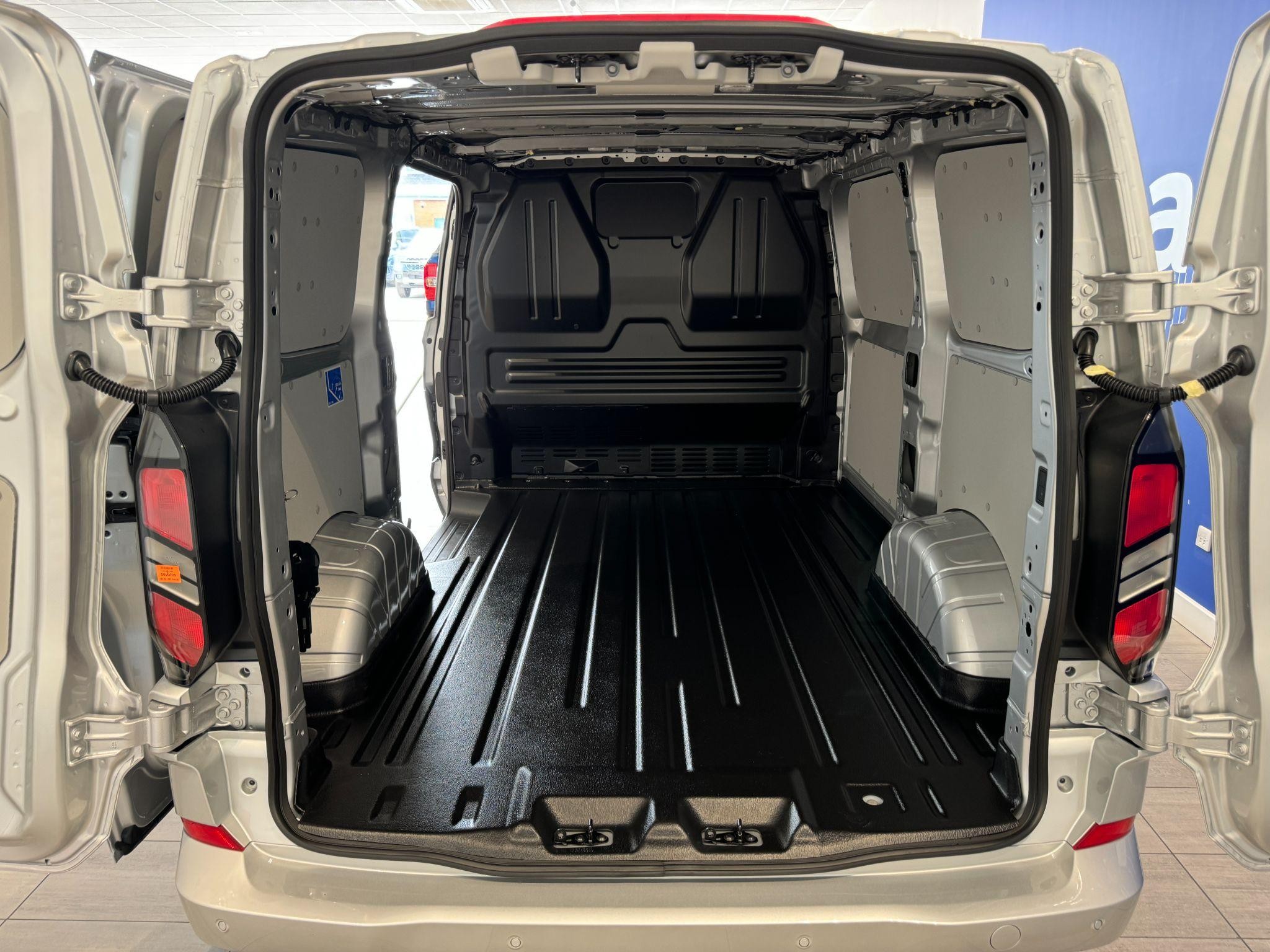 Ford Transit Custom Image 26