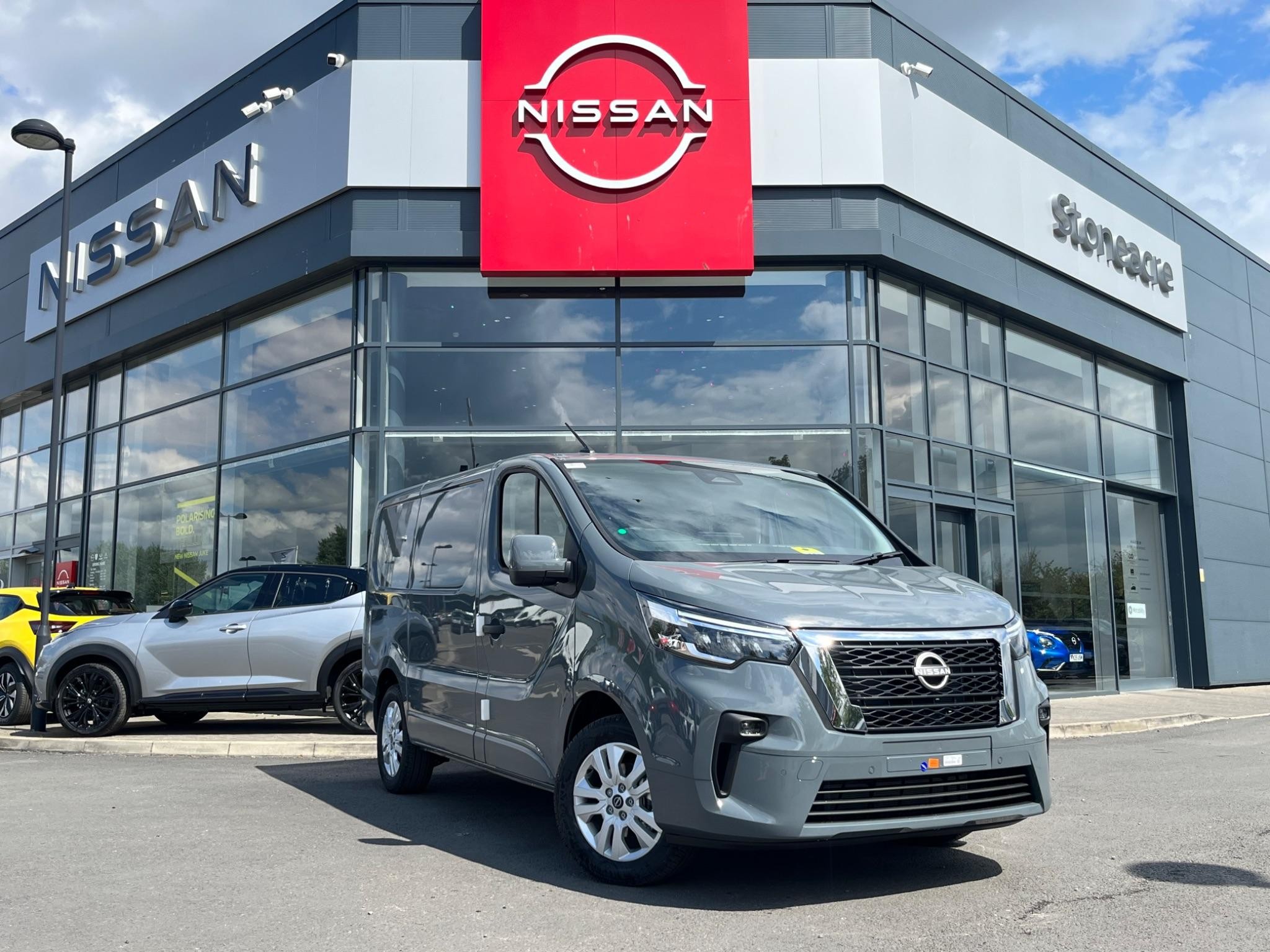Nissan Primastar Image 1