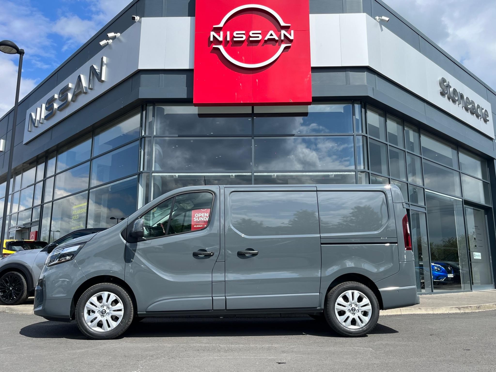 Nissan Primastar Image 8