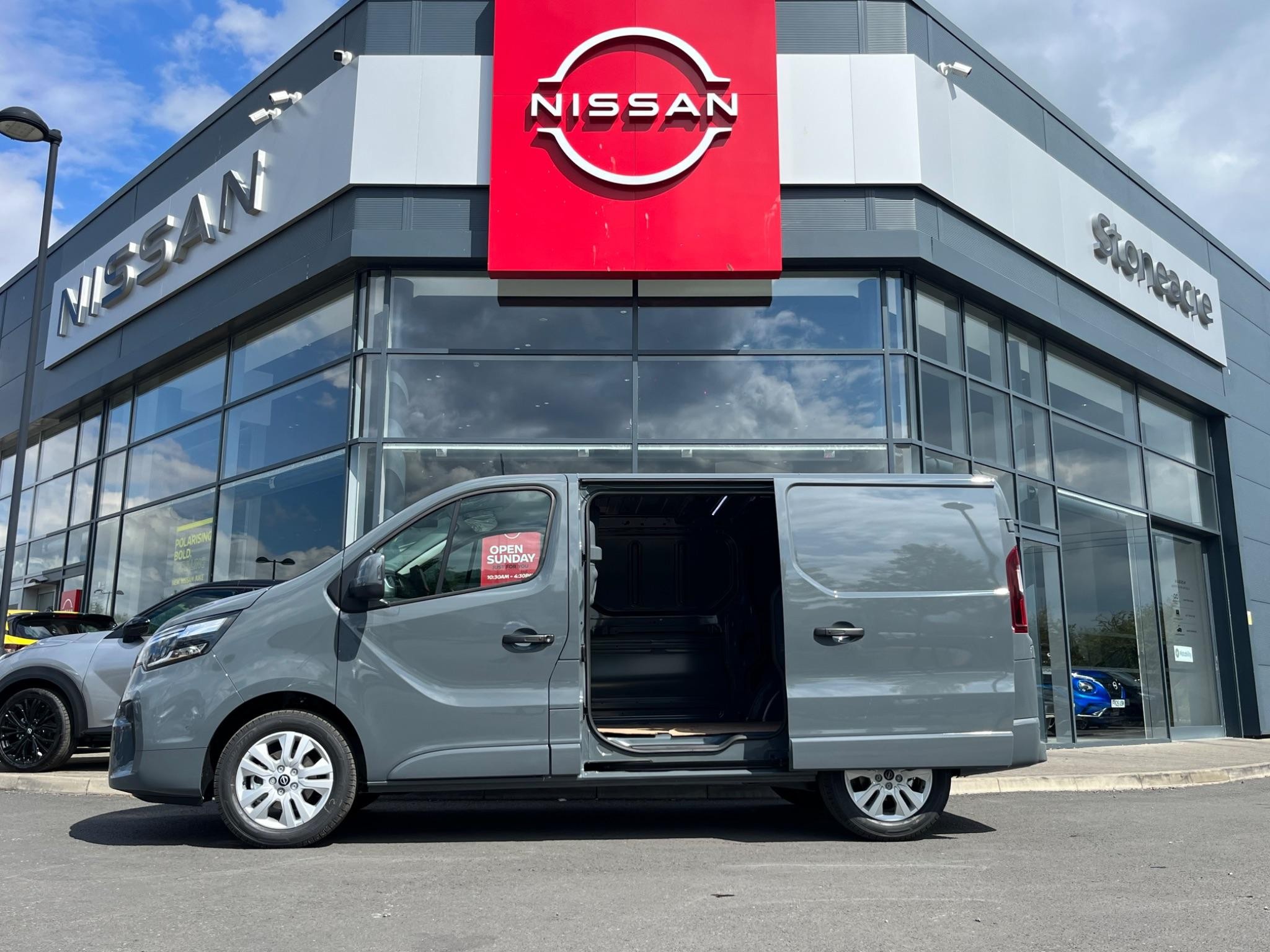 Nissan Primastar Image 9