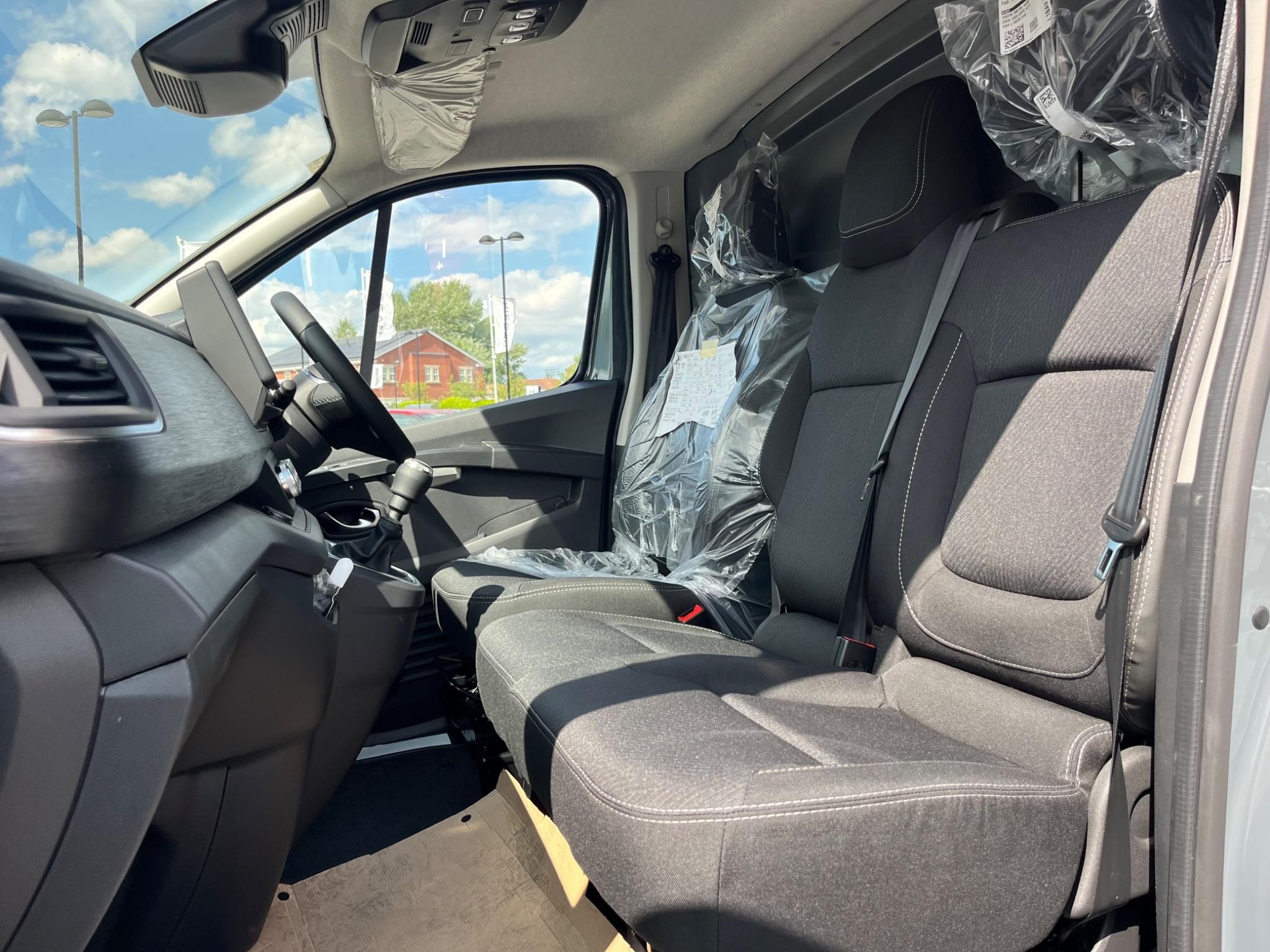 Nissan Primastar Image 20