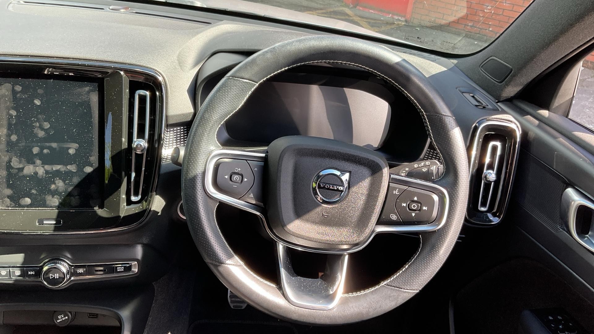 Volvo XC40 Image 11
