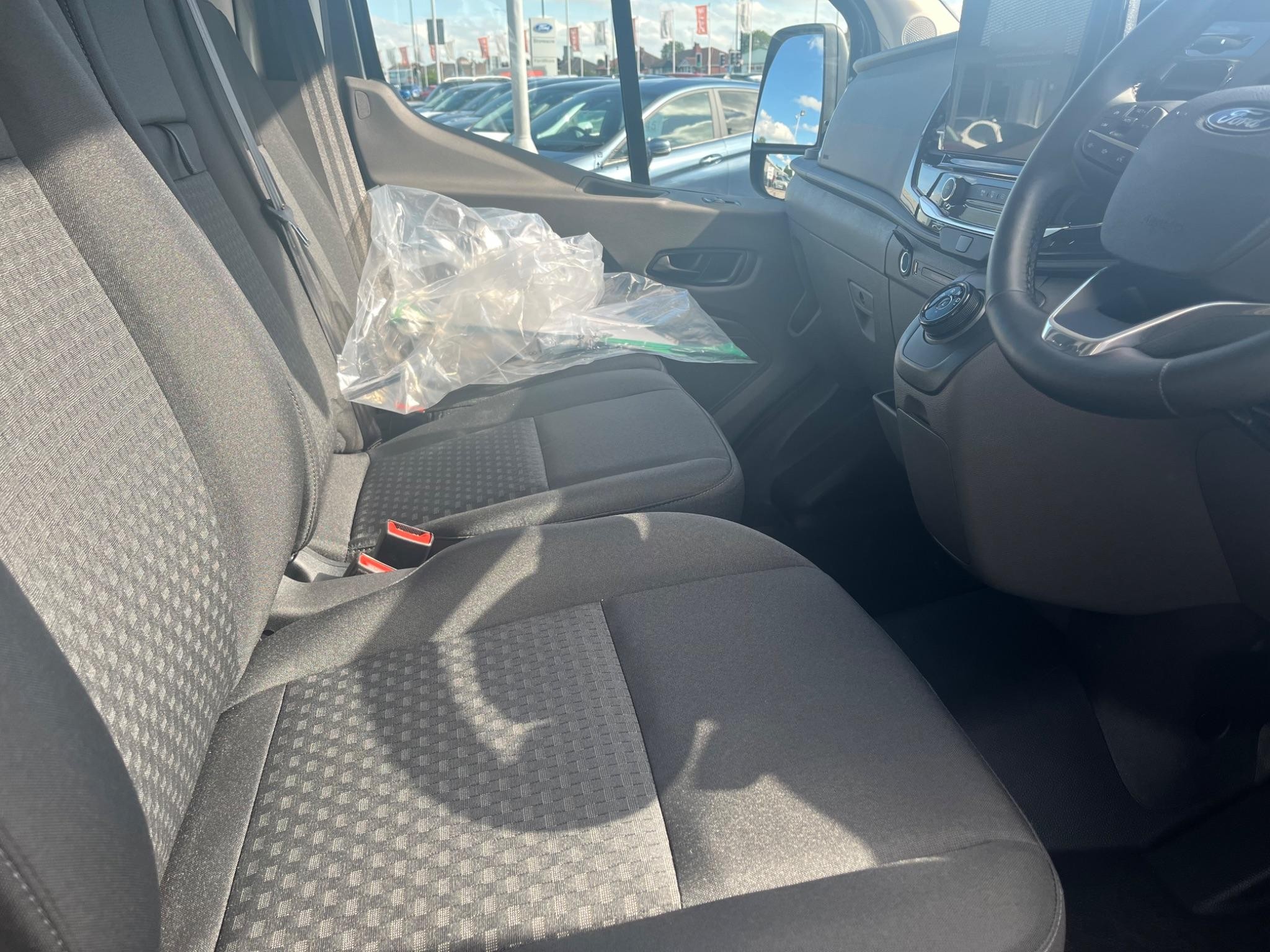 Ford E-Transit Image 11