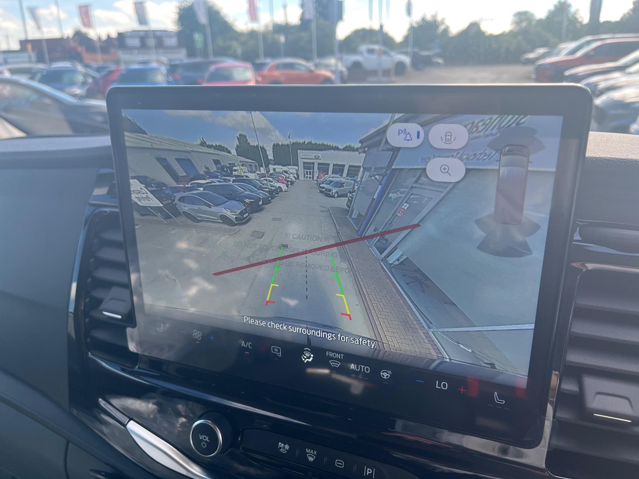 Ford E-Transit Image 13