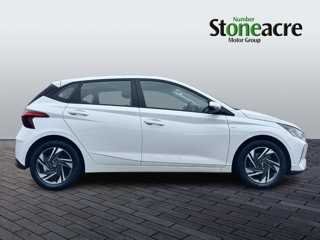 Hyundai i20 Image 2