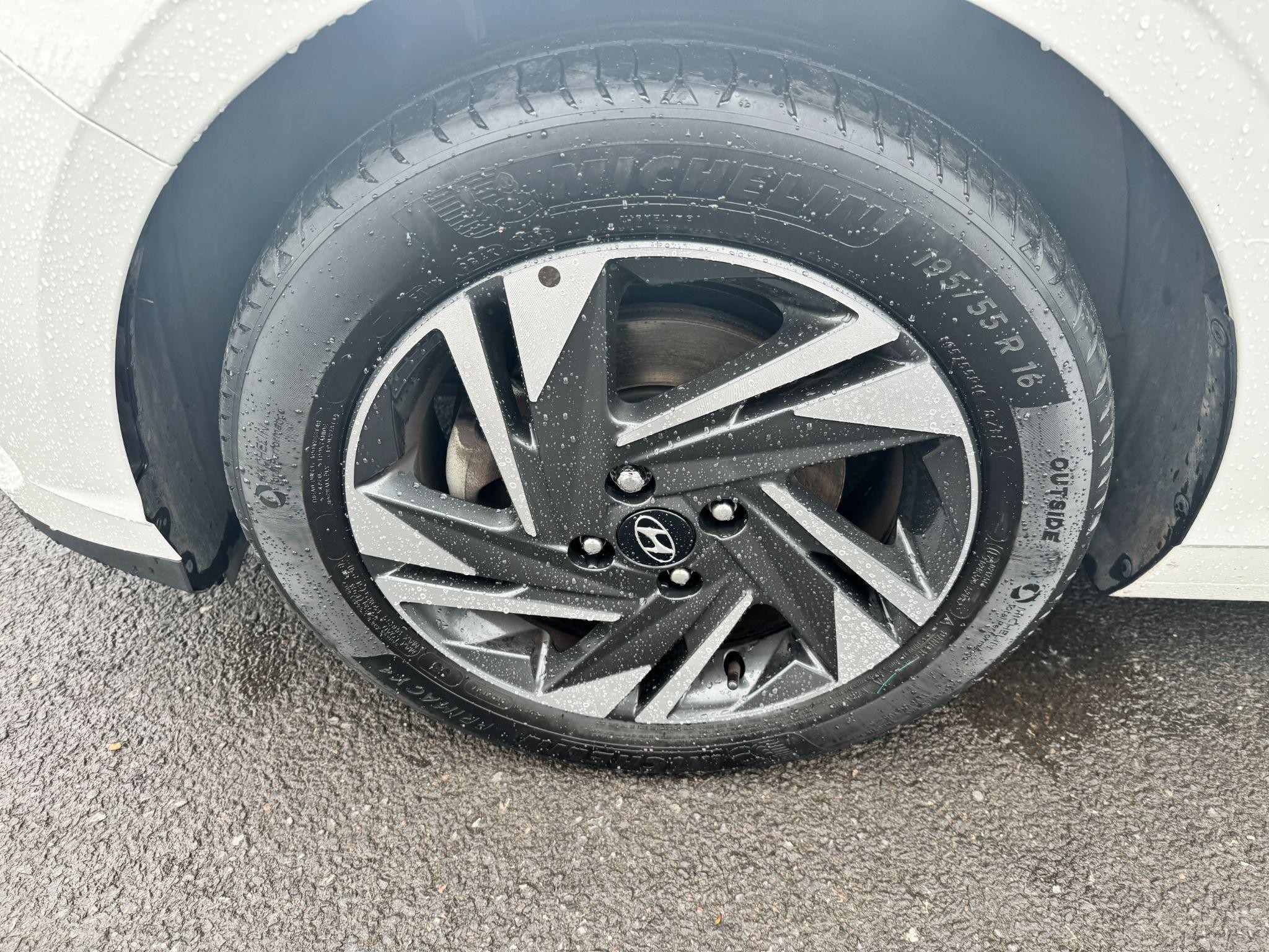 Hyundai i20 Image 9