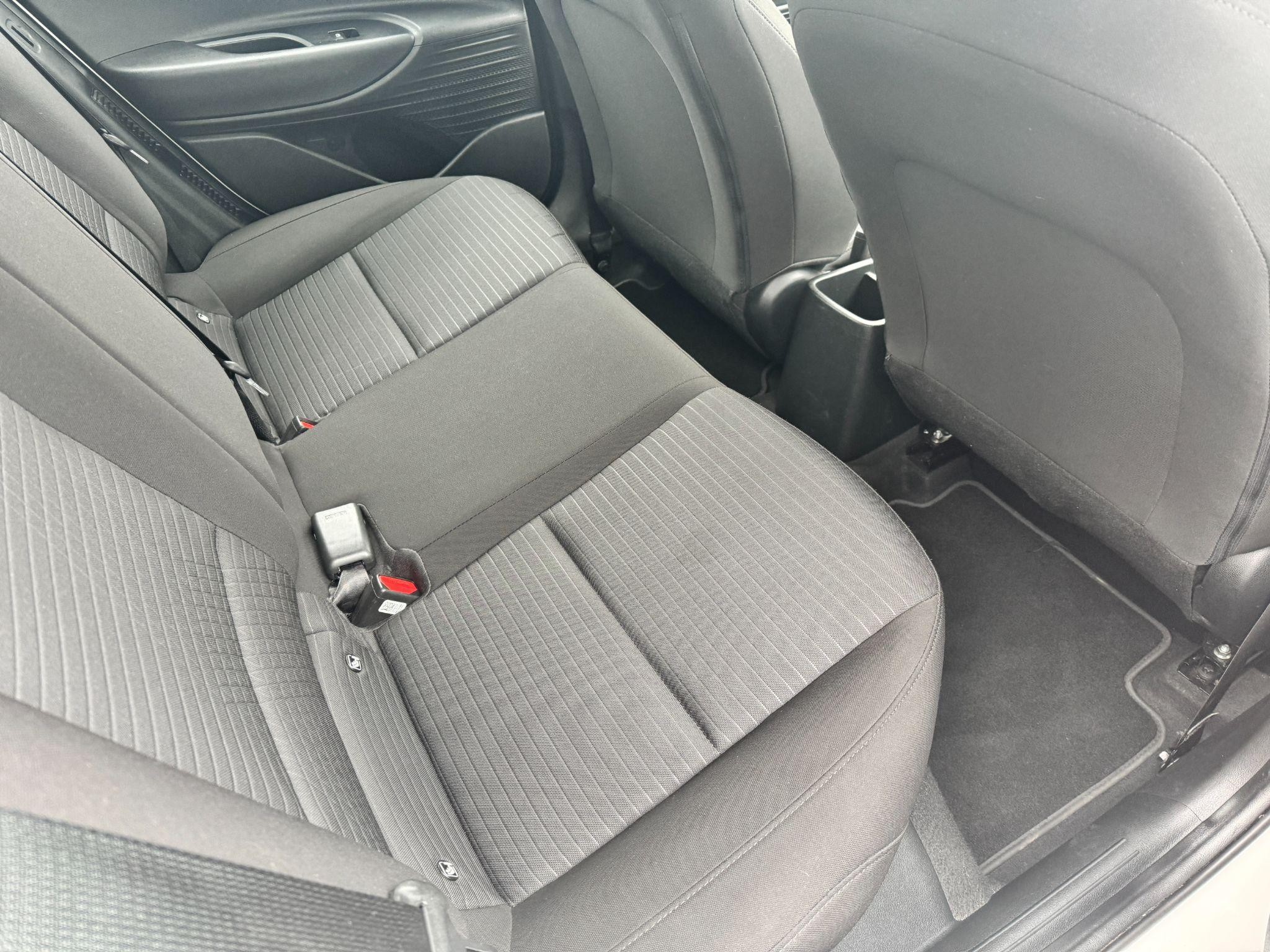 Hyundai i20 Image 12