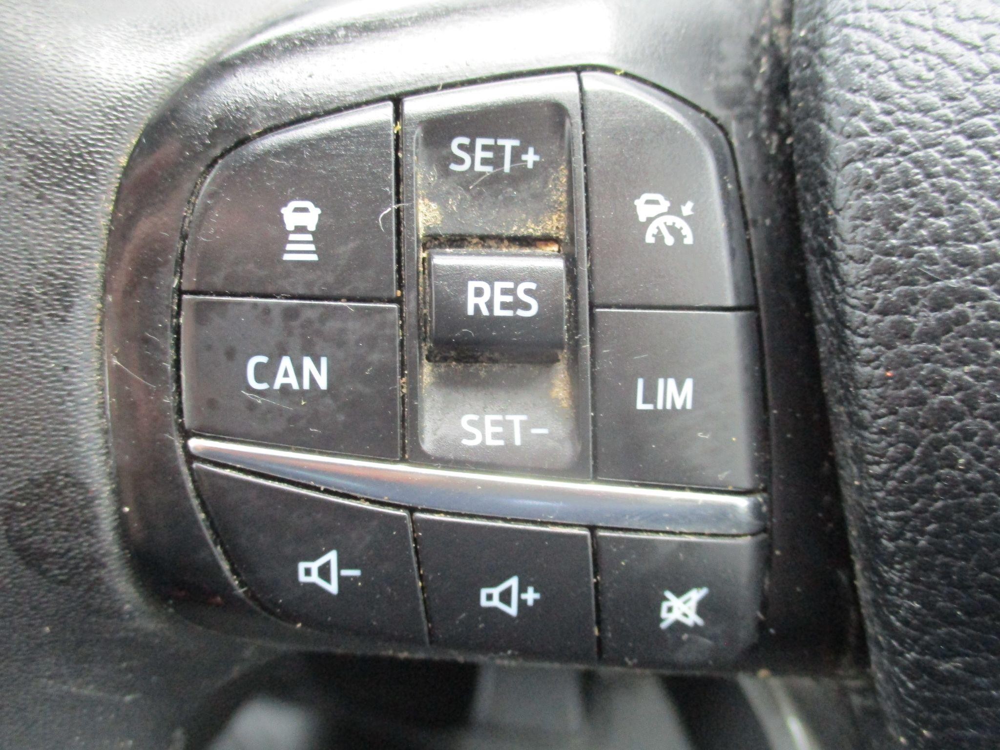Ford Transit Custom Image 13