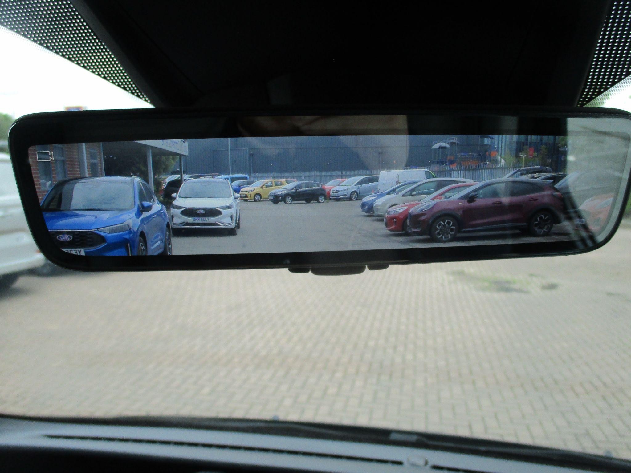 Ford Transit Custom Image 15
