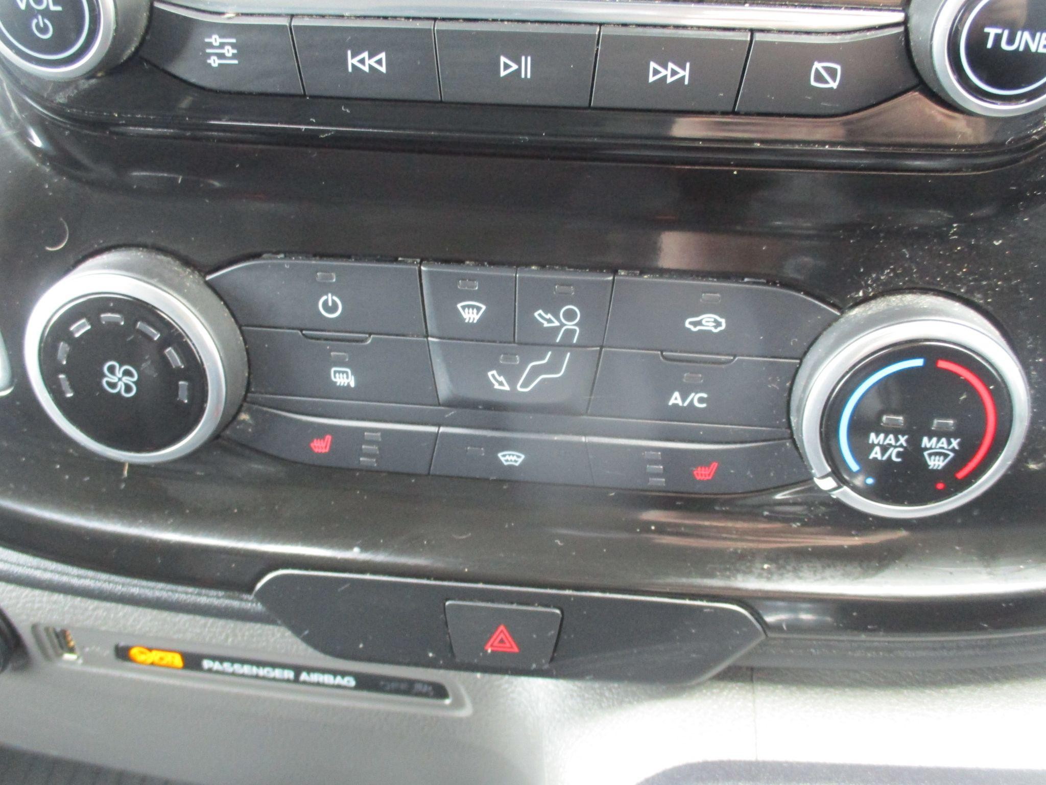 Ford Transit Custom Image 17