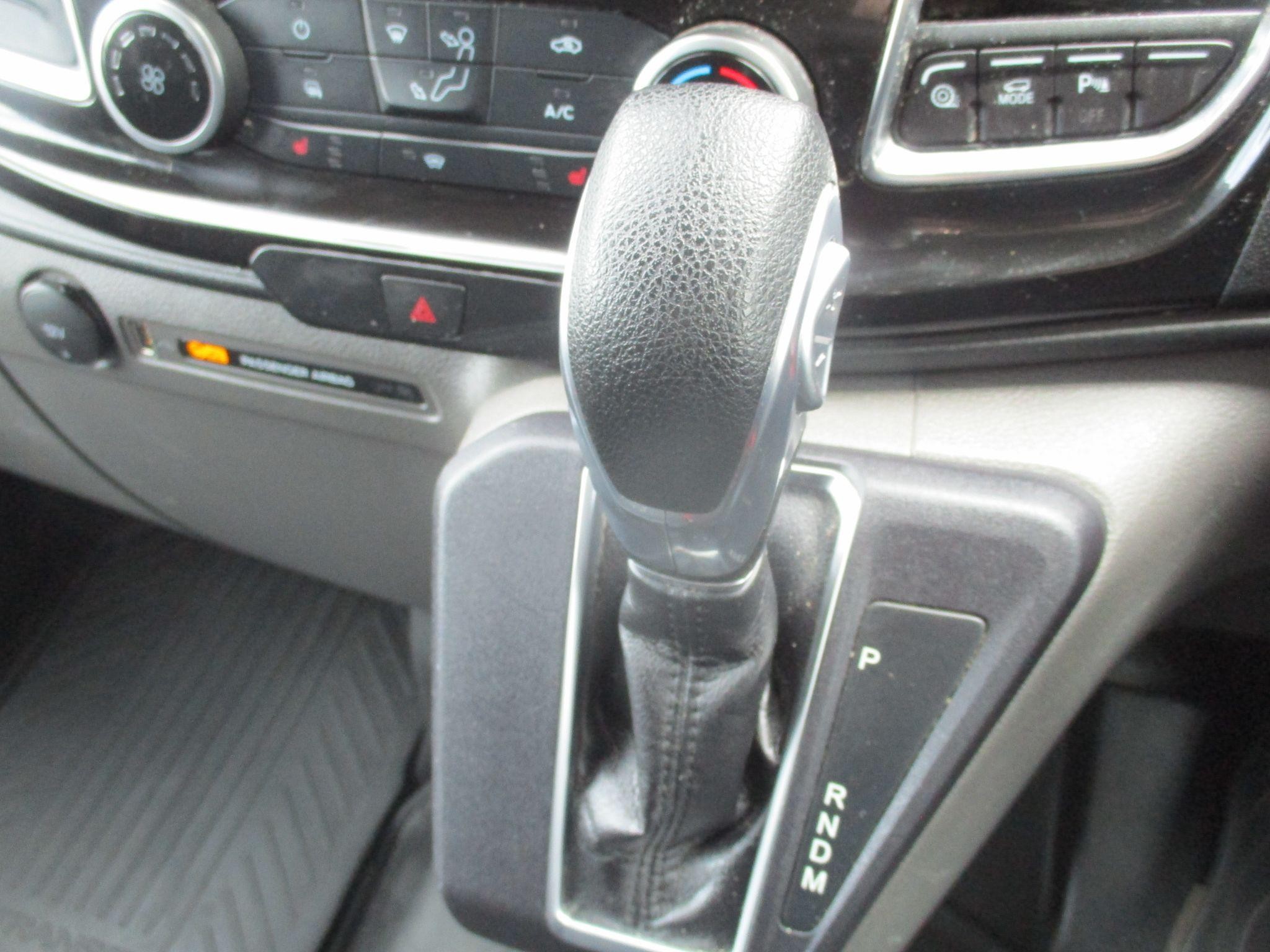 Ford Transit Custom Image 18