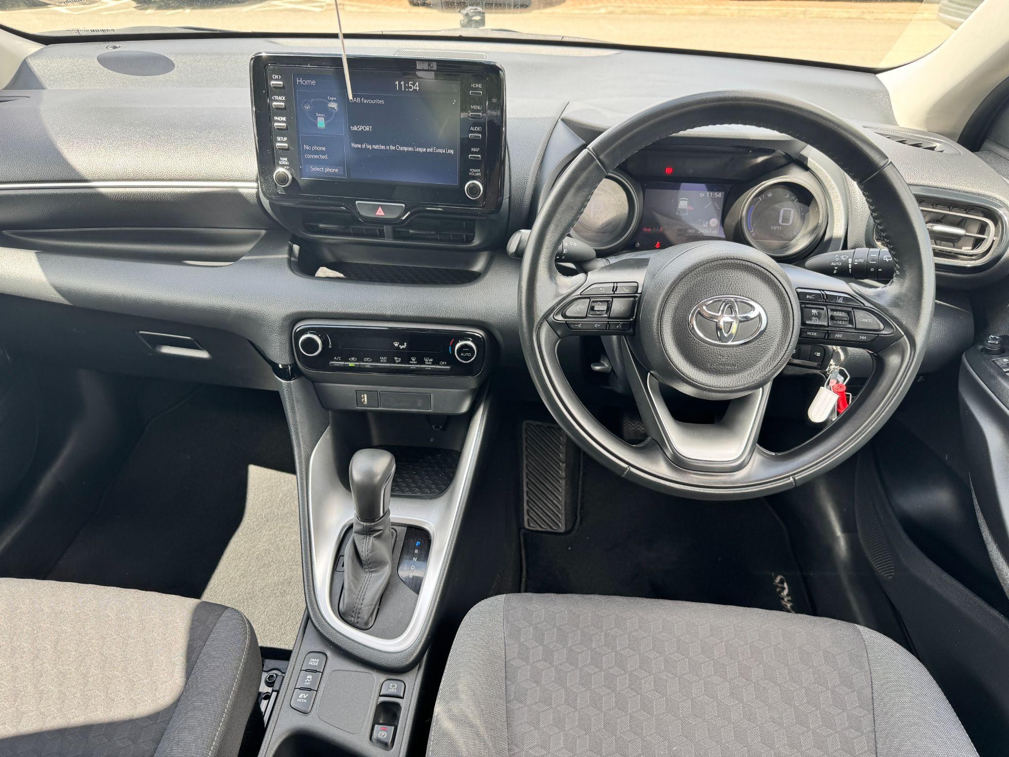 Toyota Yaris Image 17