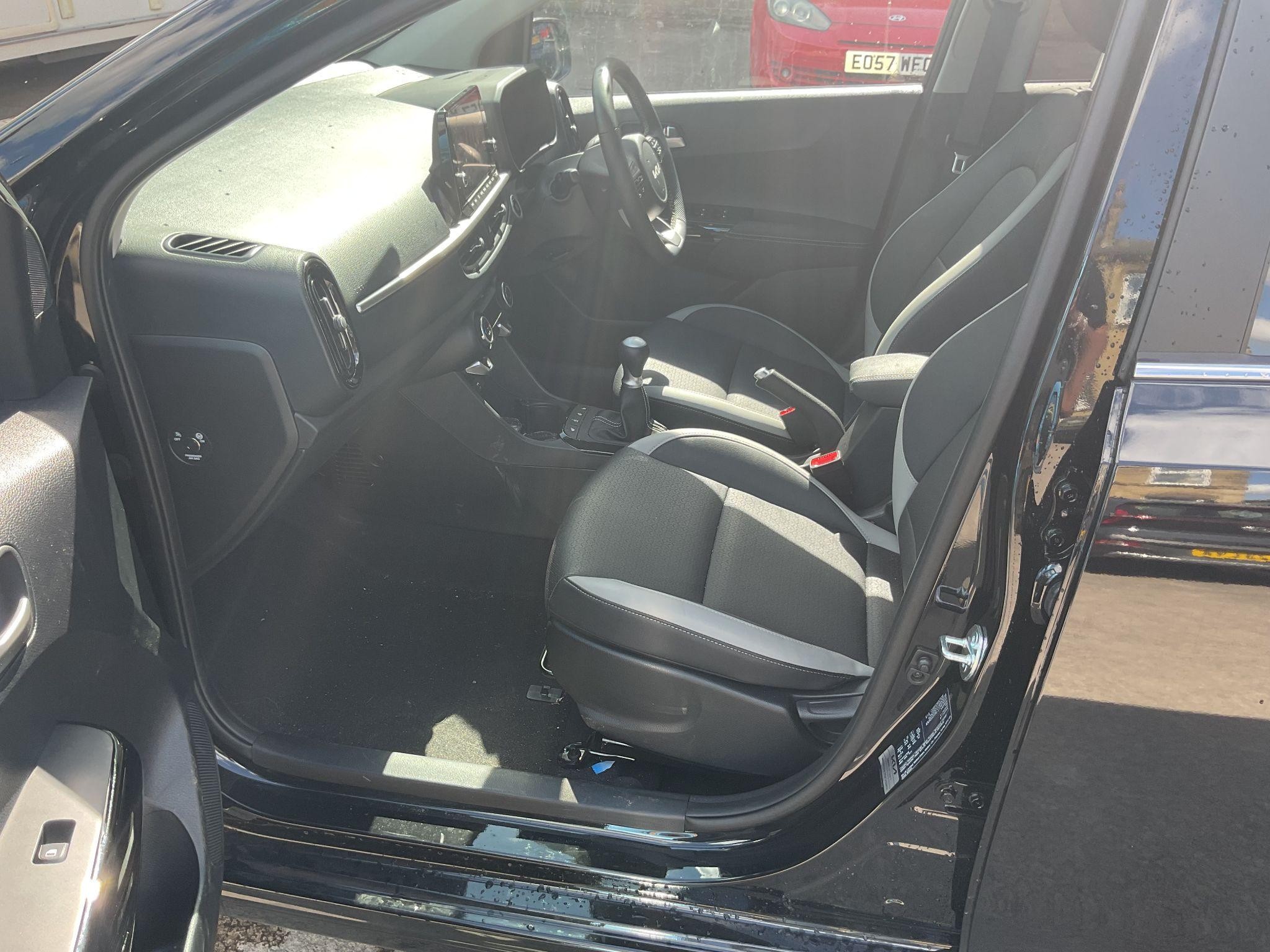 Kia Picanto Image 13