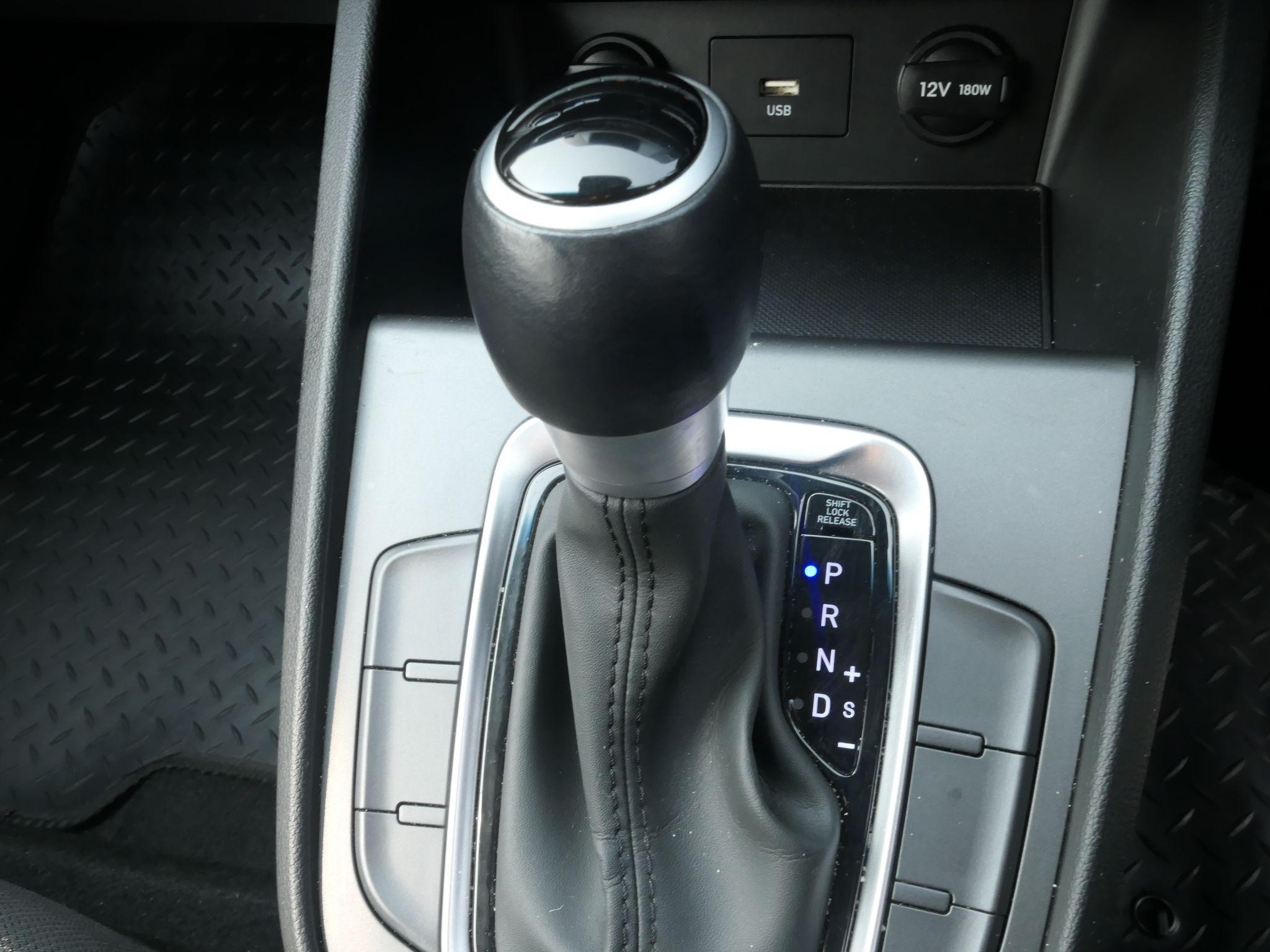 Hyundai KONA Image 11