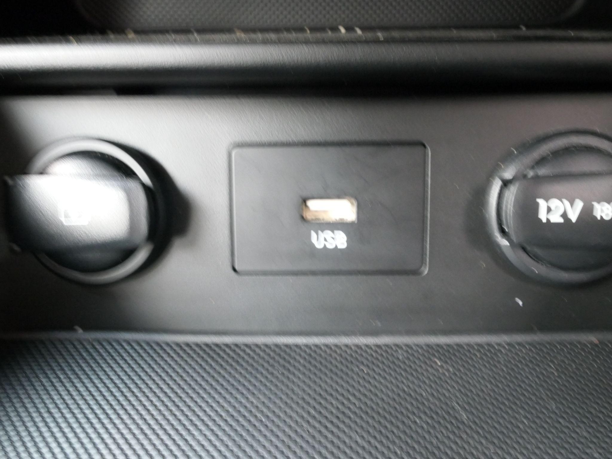 Hyundai KONA Image 15