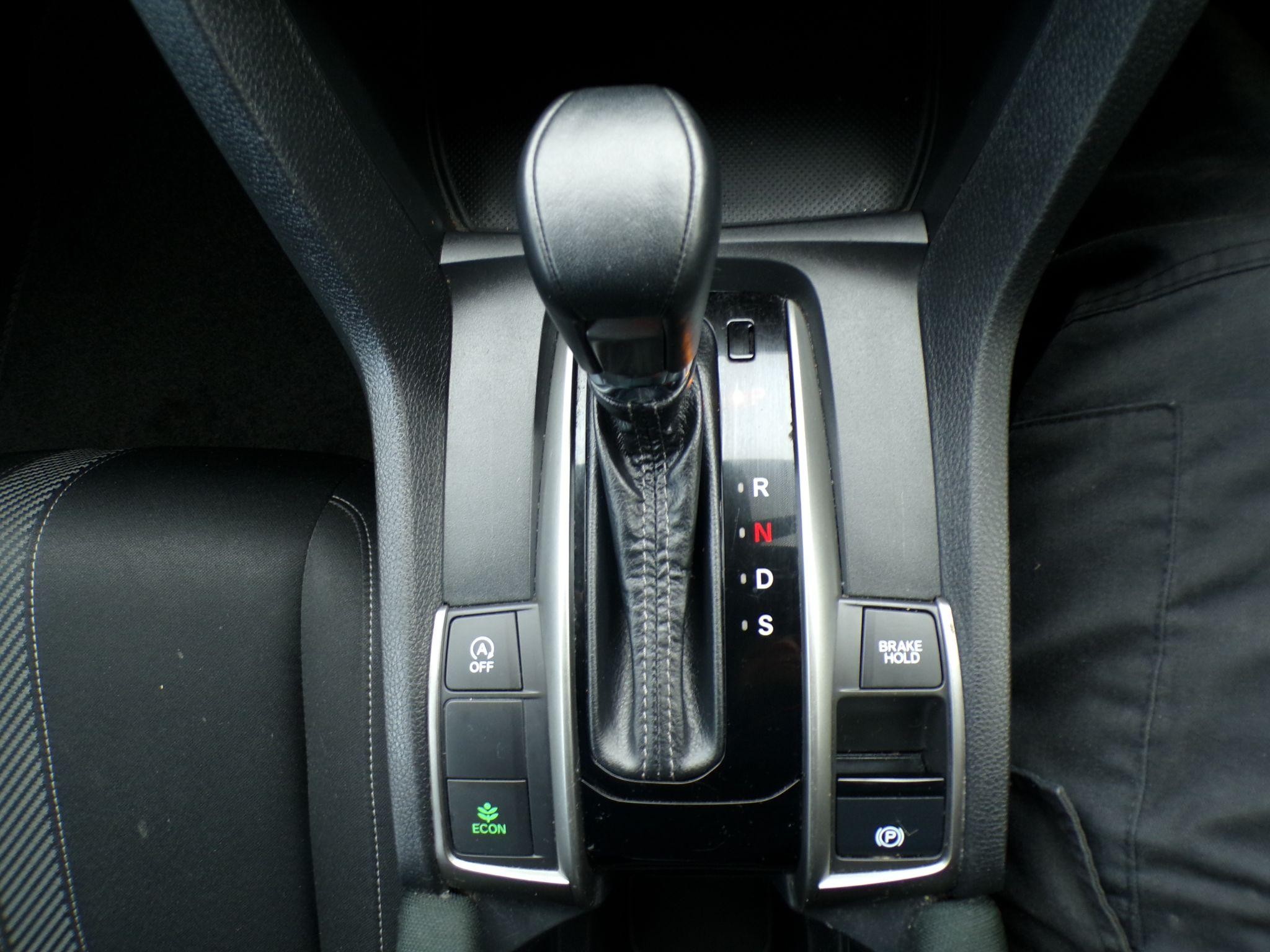 Honda Civic Image 10