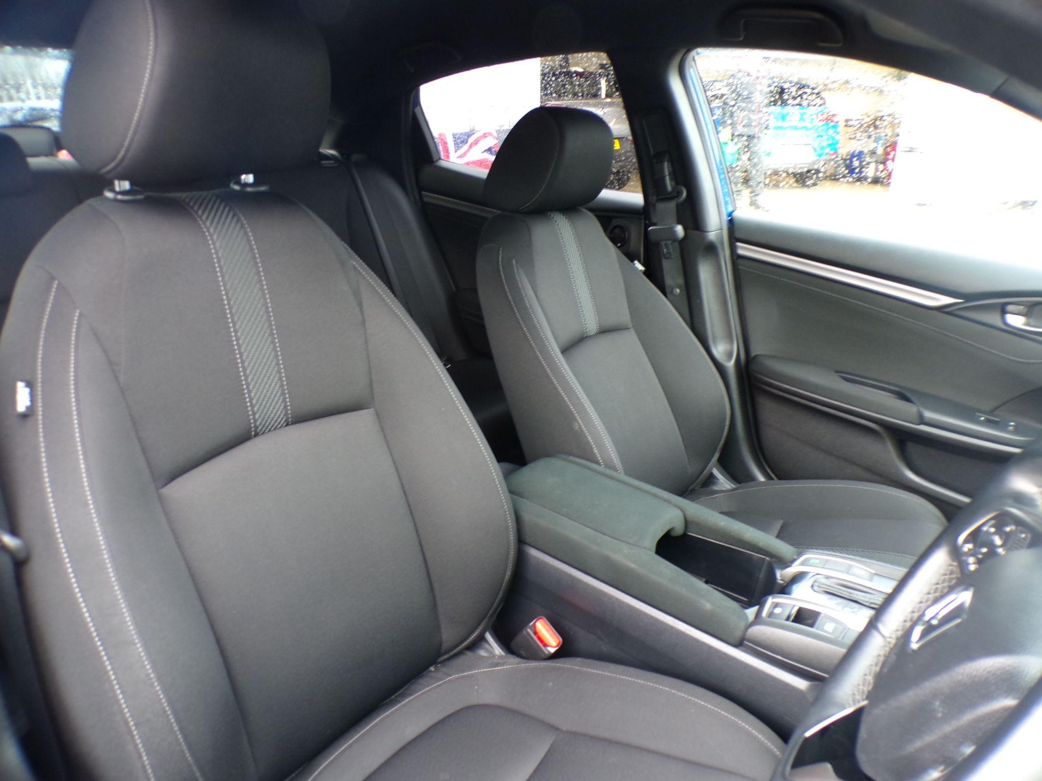 Honda Civic Image 11