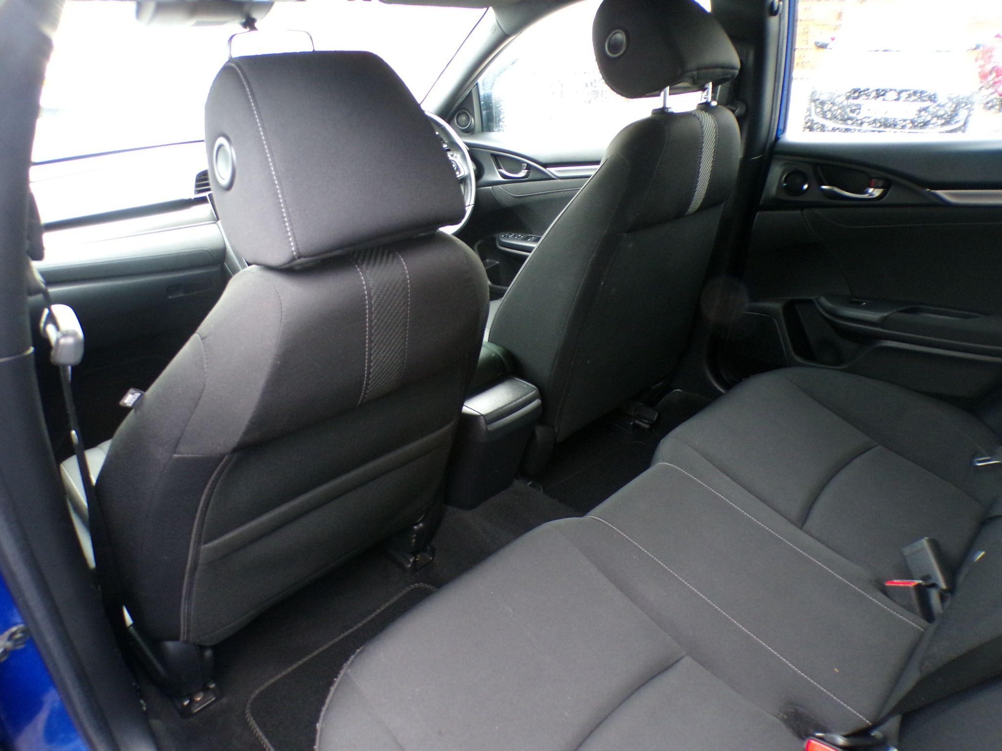 Honda Civic Image 12
