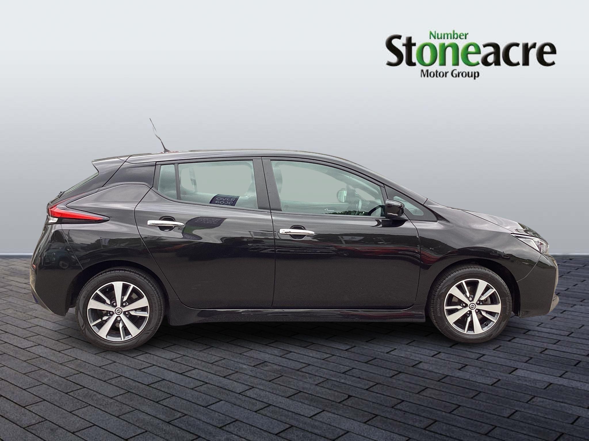 Nissan LEAF Image 2