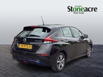 Nissan LEAF 40kWh Acenta Auto 5dr YA70OLN Image 3