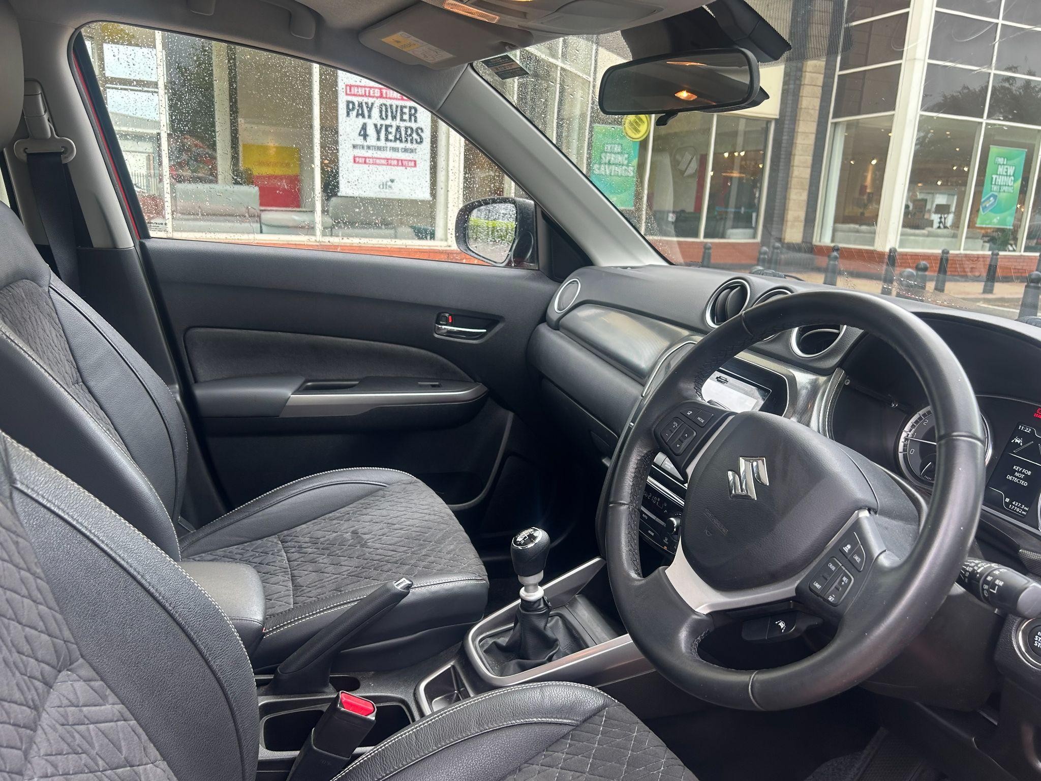 Suzuki Vitara Image 11