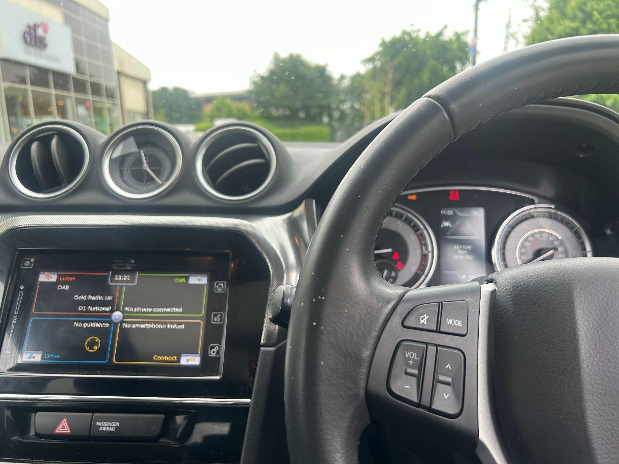 Suzuki Vitara Image 12