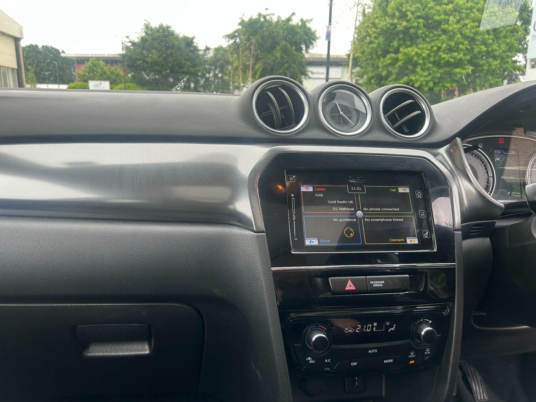 Suzuki Vitara Image 13
