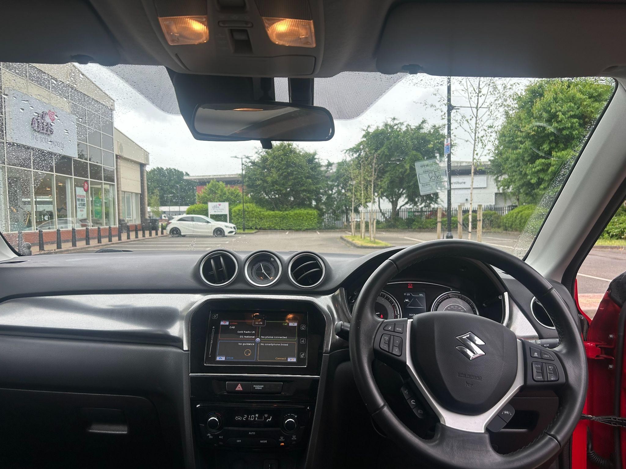 Suzuki Vitara Image 14
