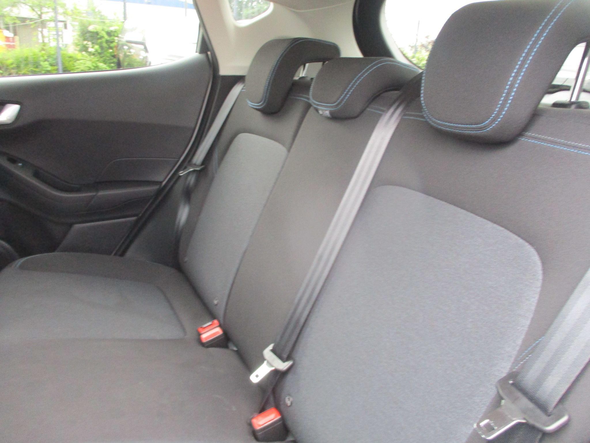 Ford Fiesta Image 19