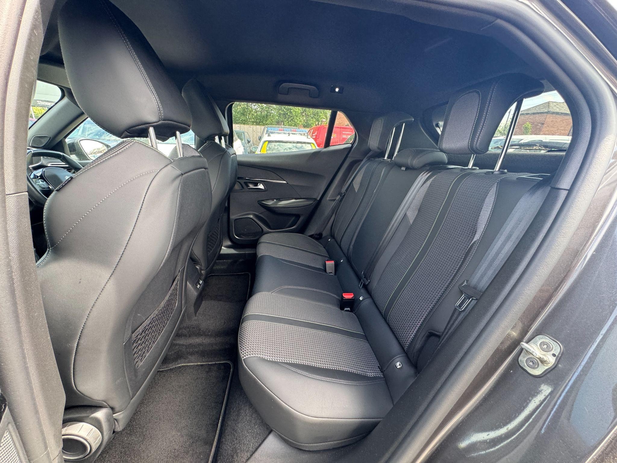 Peugeot 2008 Image 10