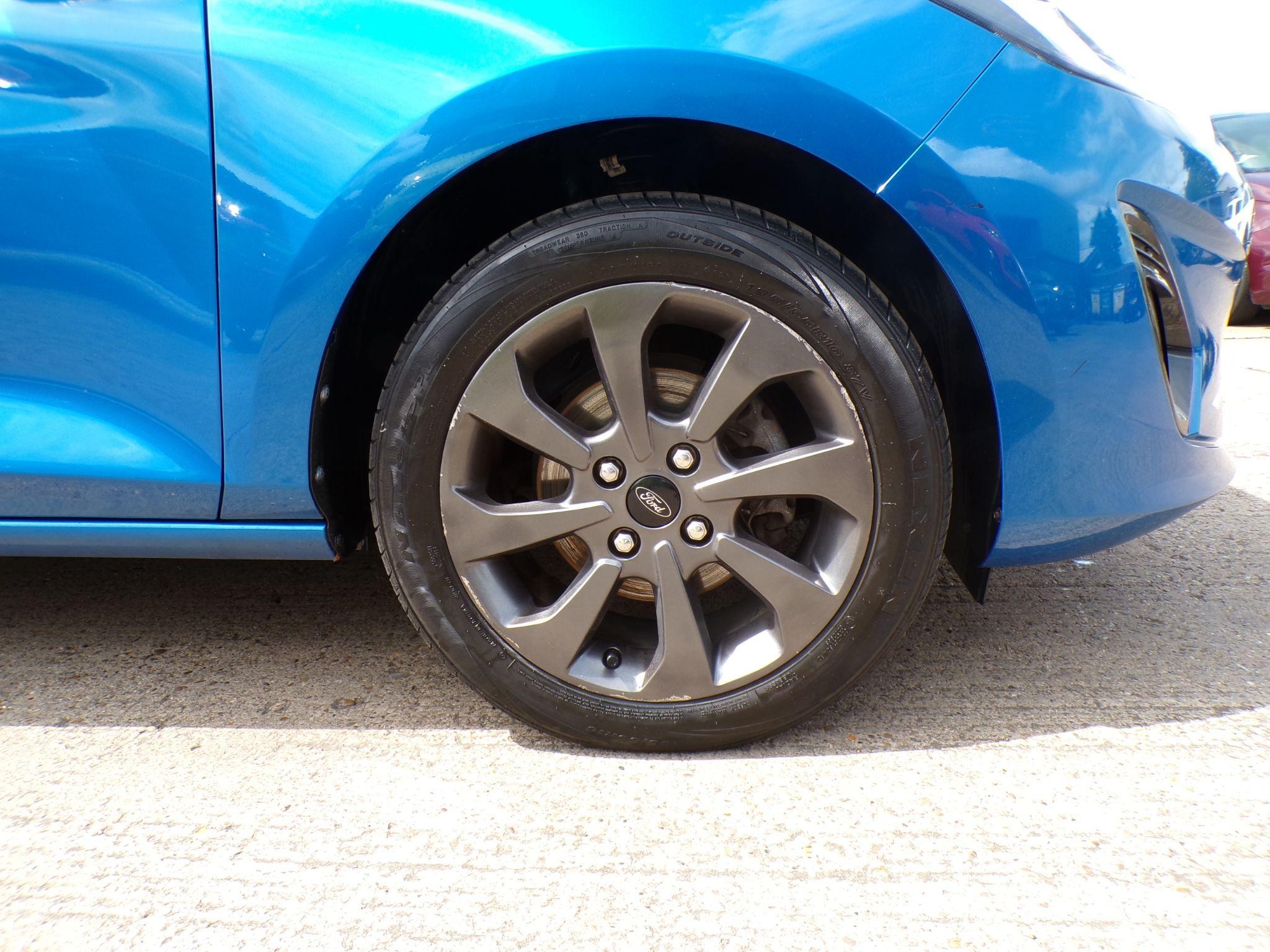 Ford Fiesta Image 8