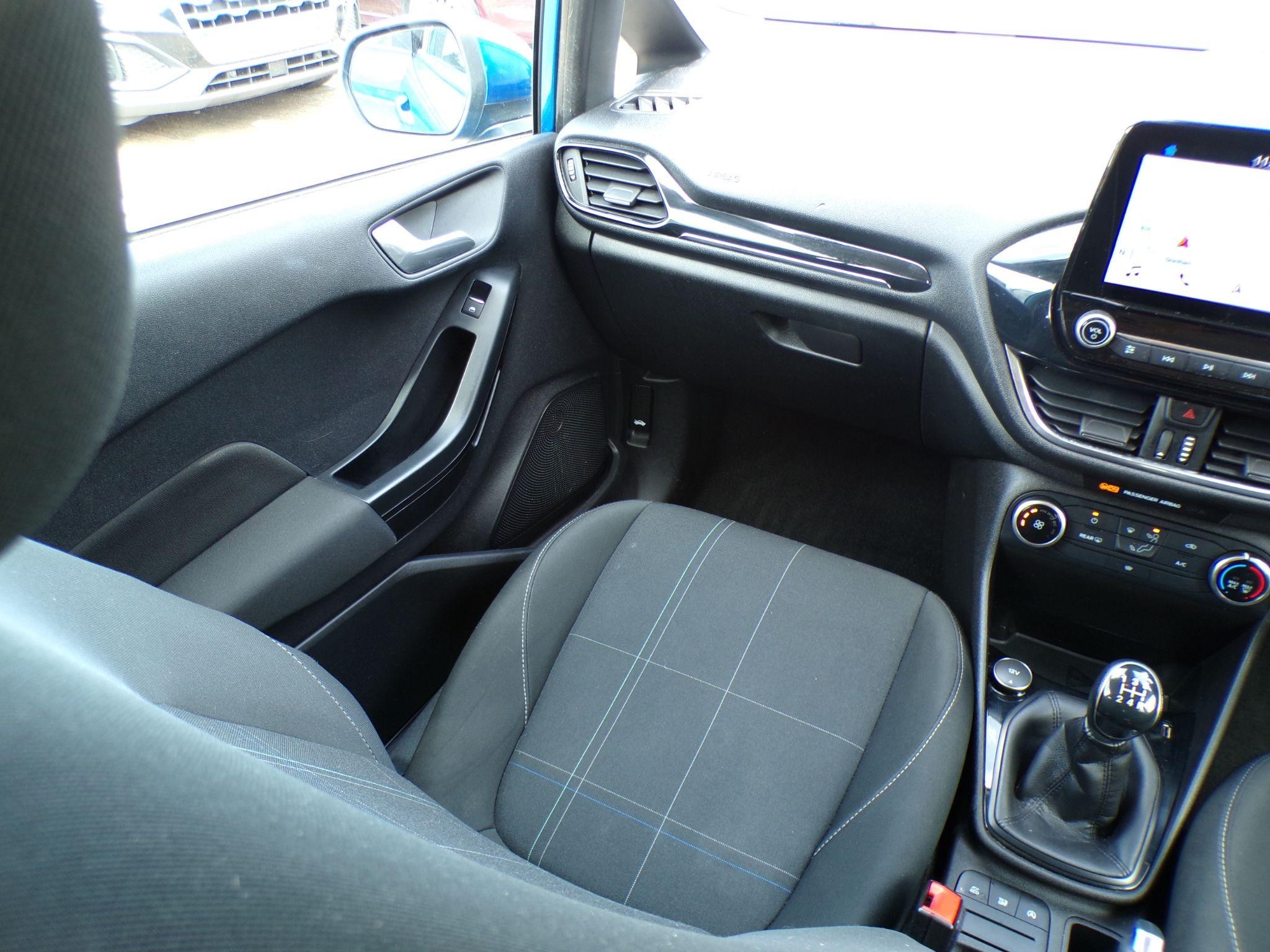 Ford Fiesta Image 13