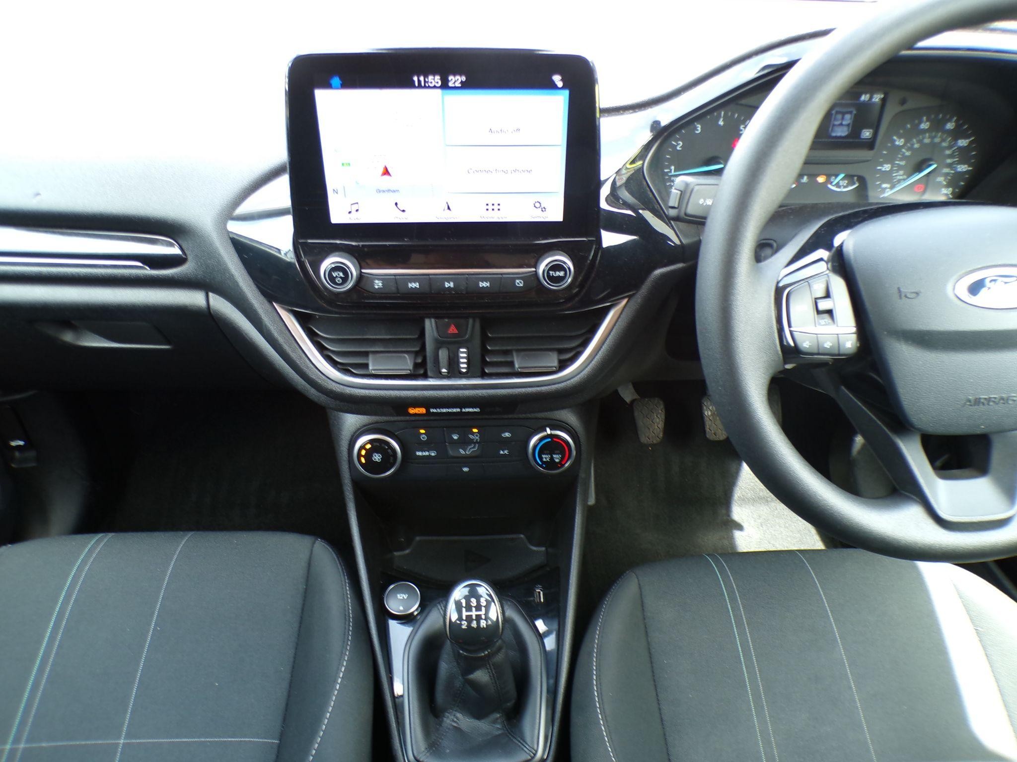 Ford Fiesta Image 17