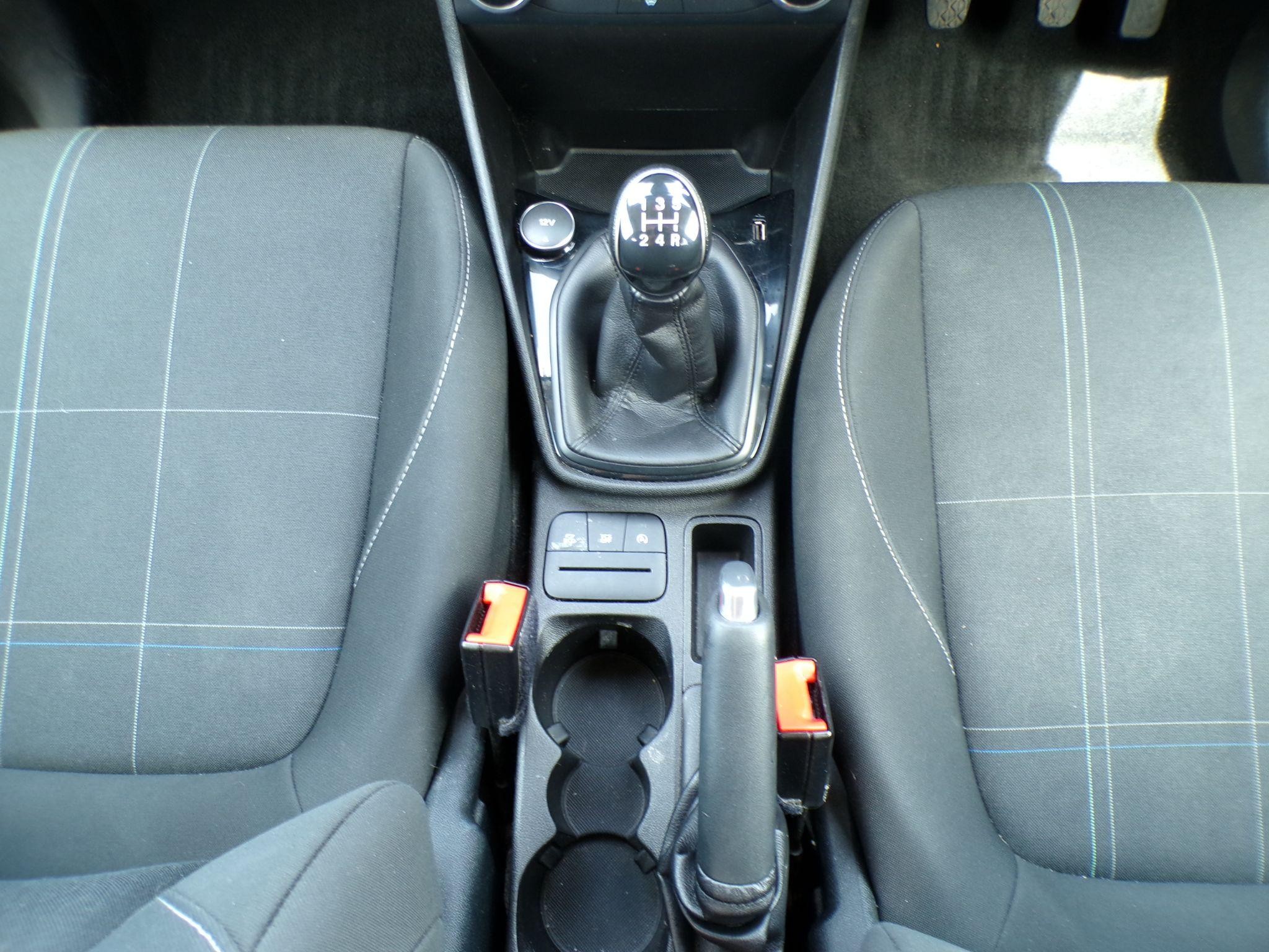 Ford Fiesta Image 18