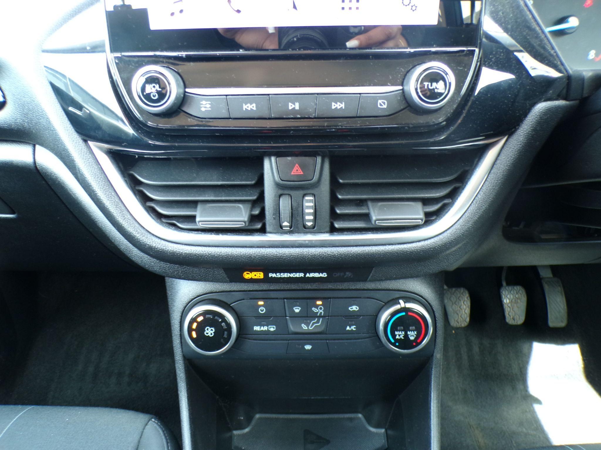 Ford Fiesta Image 19
