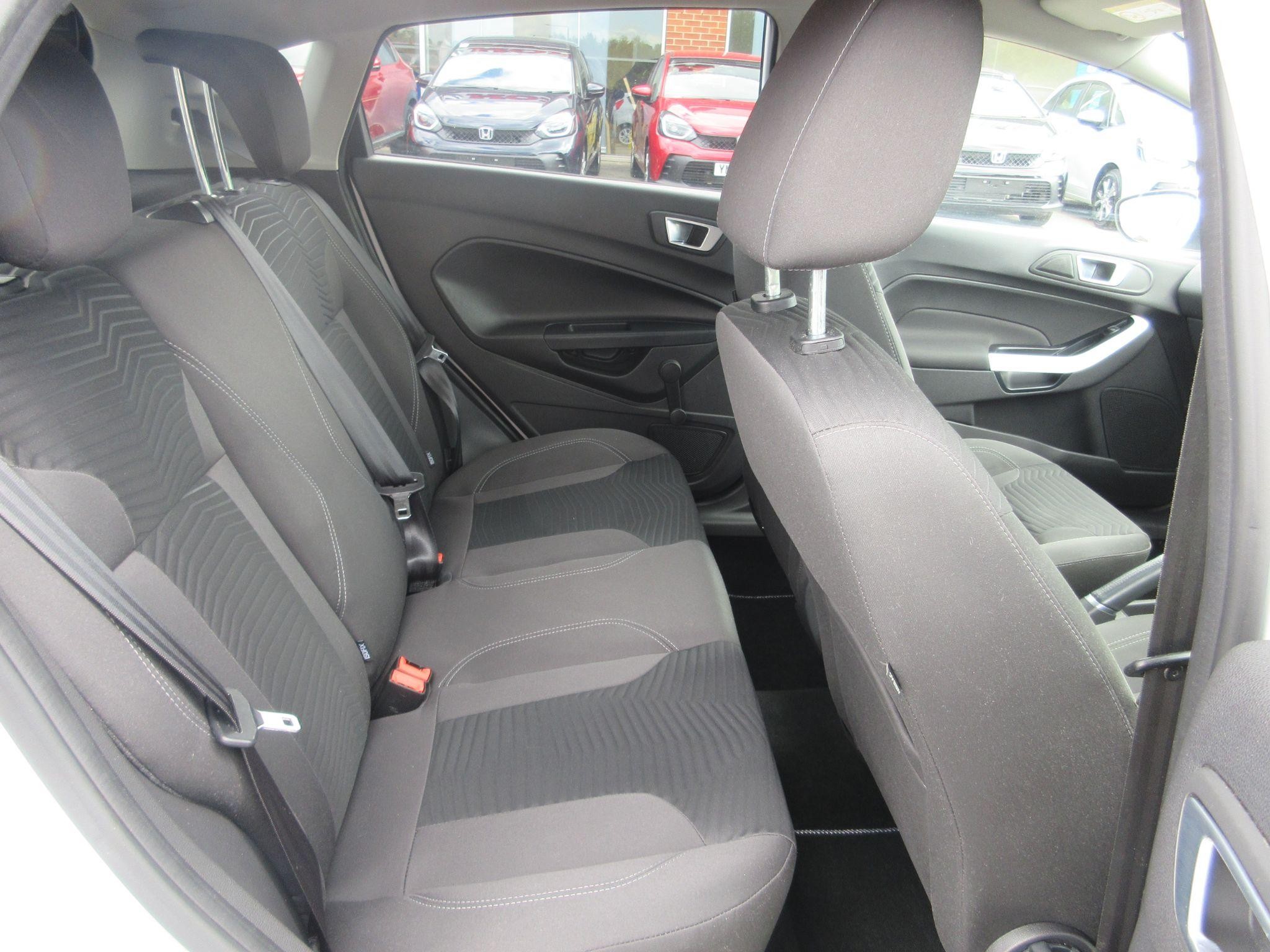 Ford Fiesta Image 15