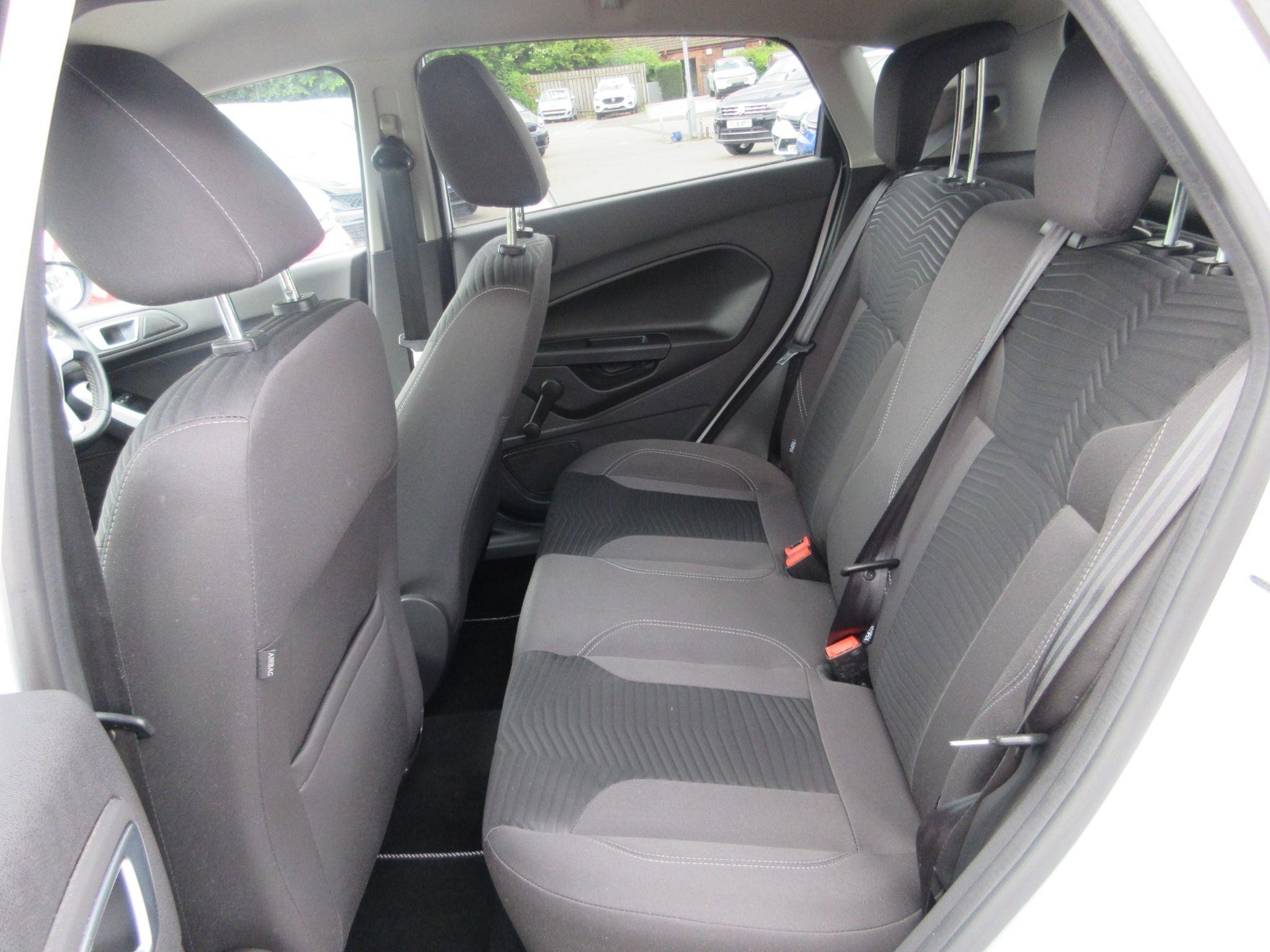 Ford Fiesta Image 17