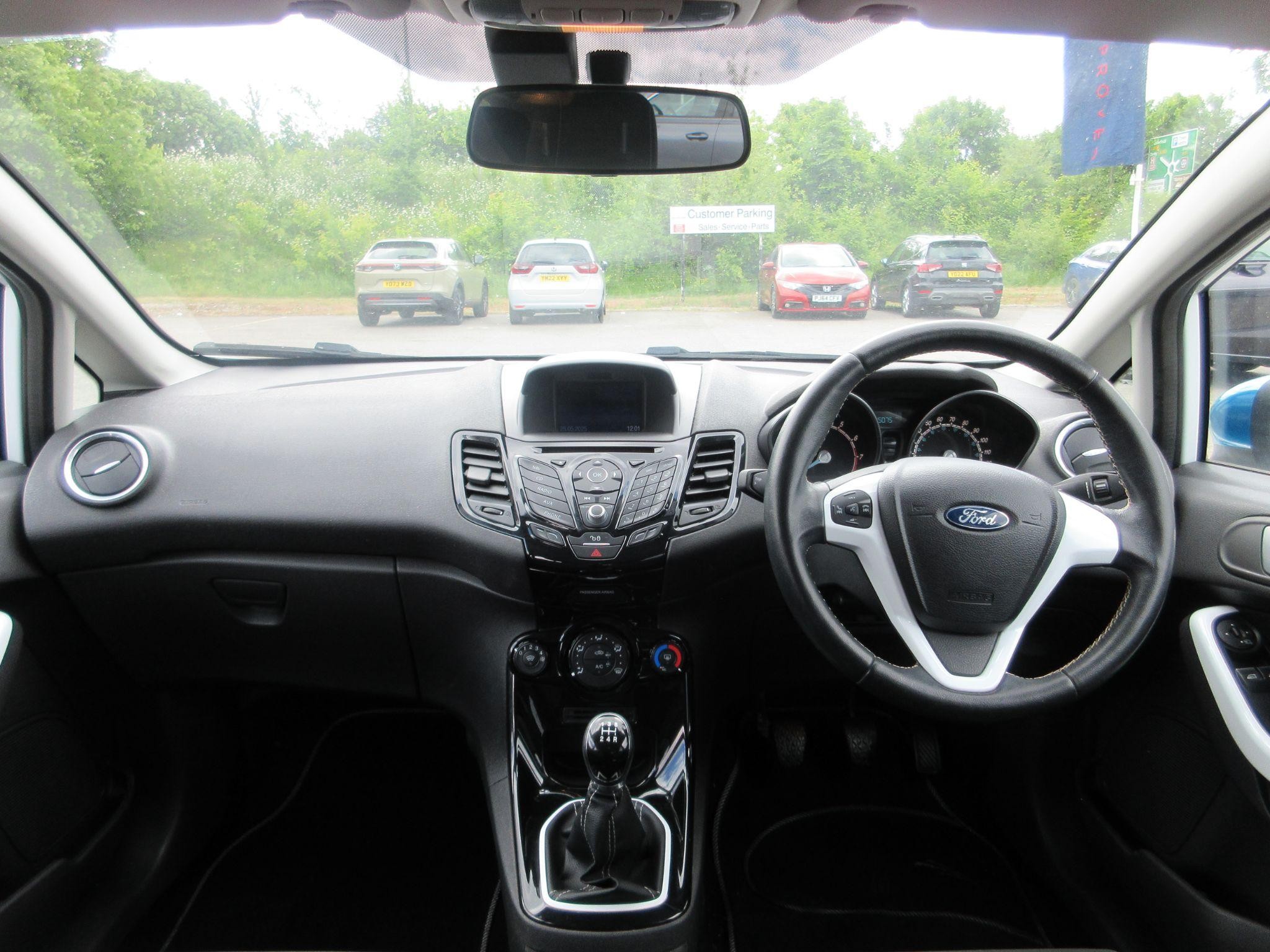 Ford Fiesta Image 18