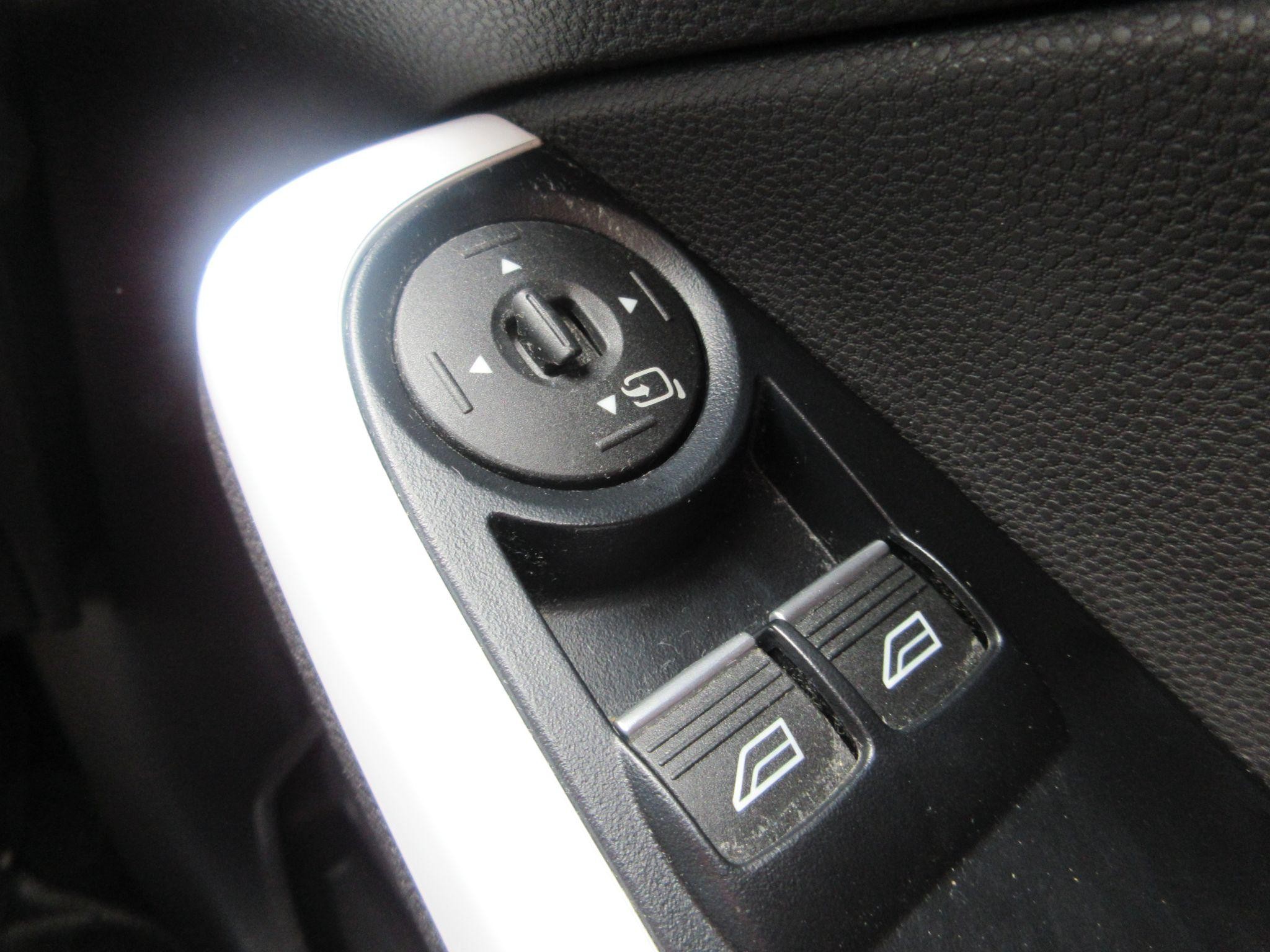 Ford Fiesta Image 23