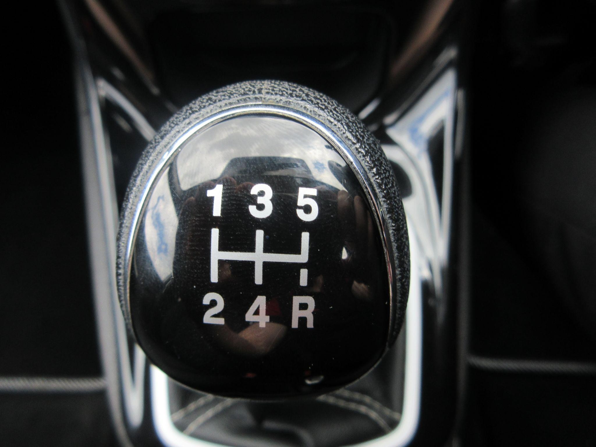 Ford Fiesta Image 25