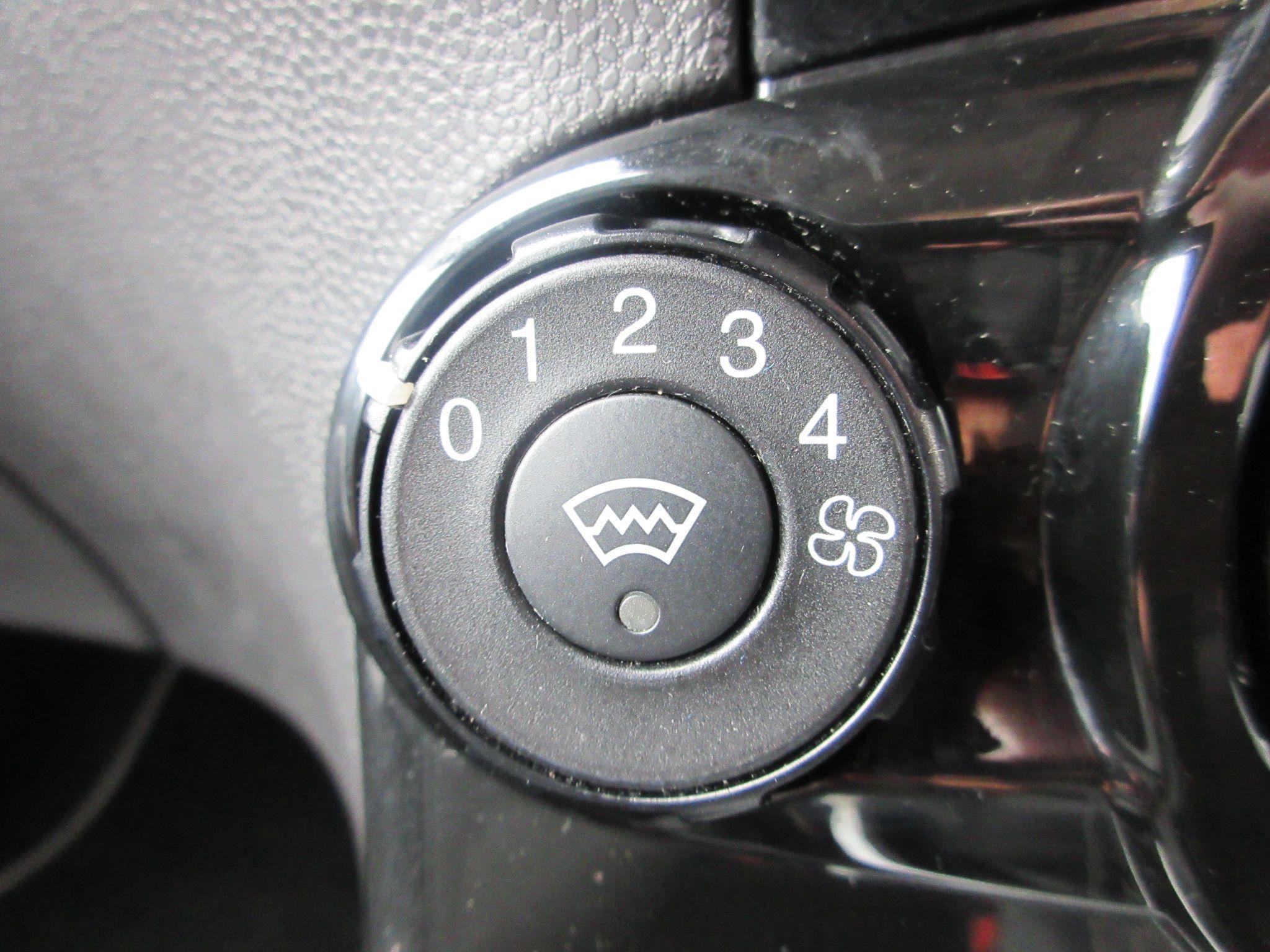 Ford Fiesta Image 34
