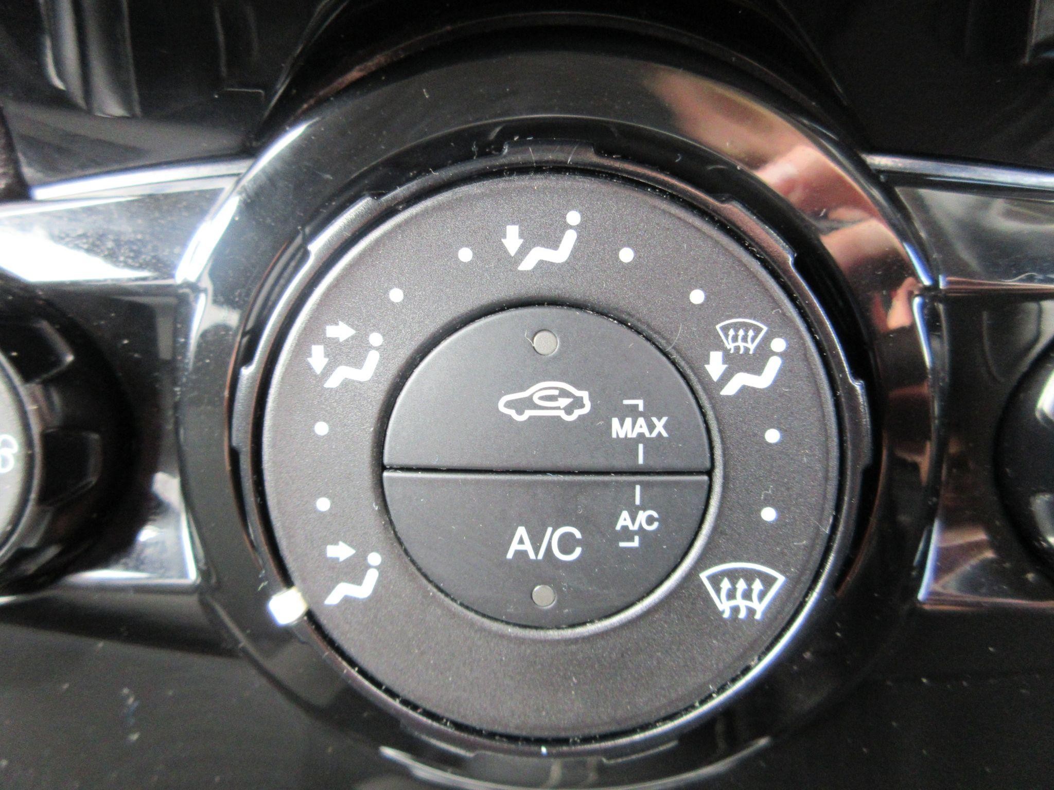 Ford Fiesta Image 35