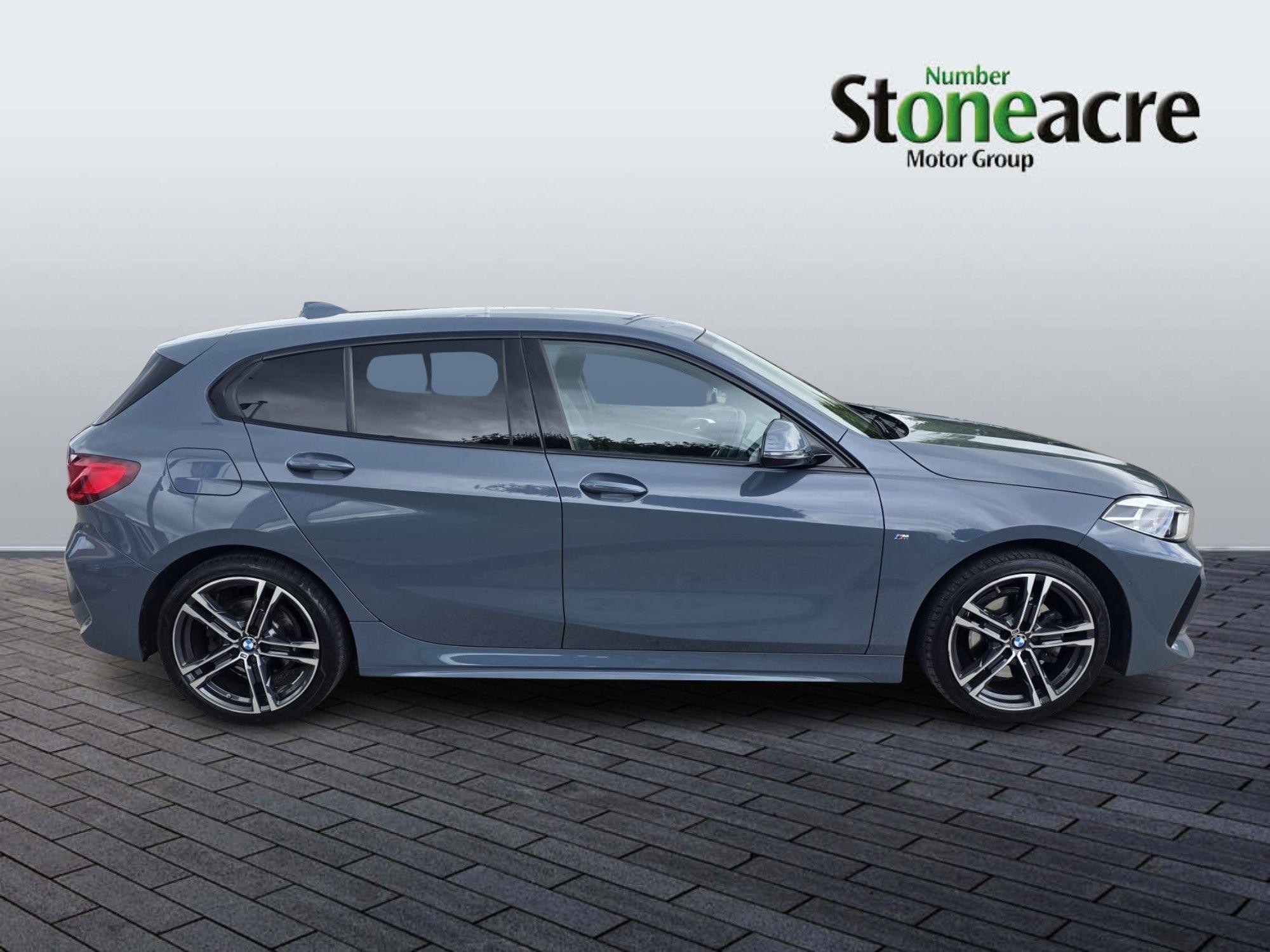 BMW 1 Series Image 2