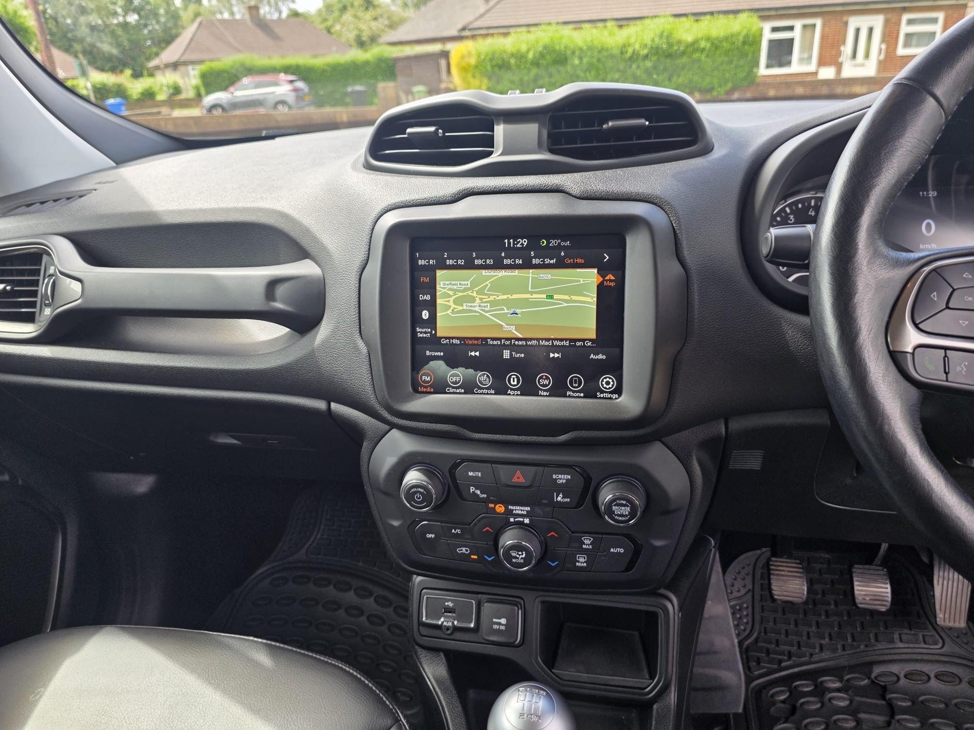 Jeep Renegade Image 15
